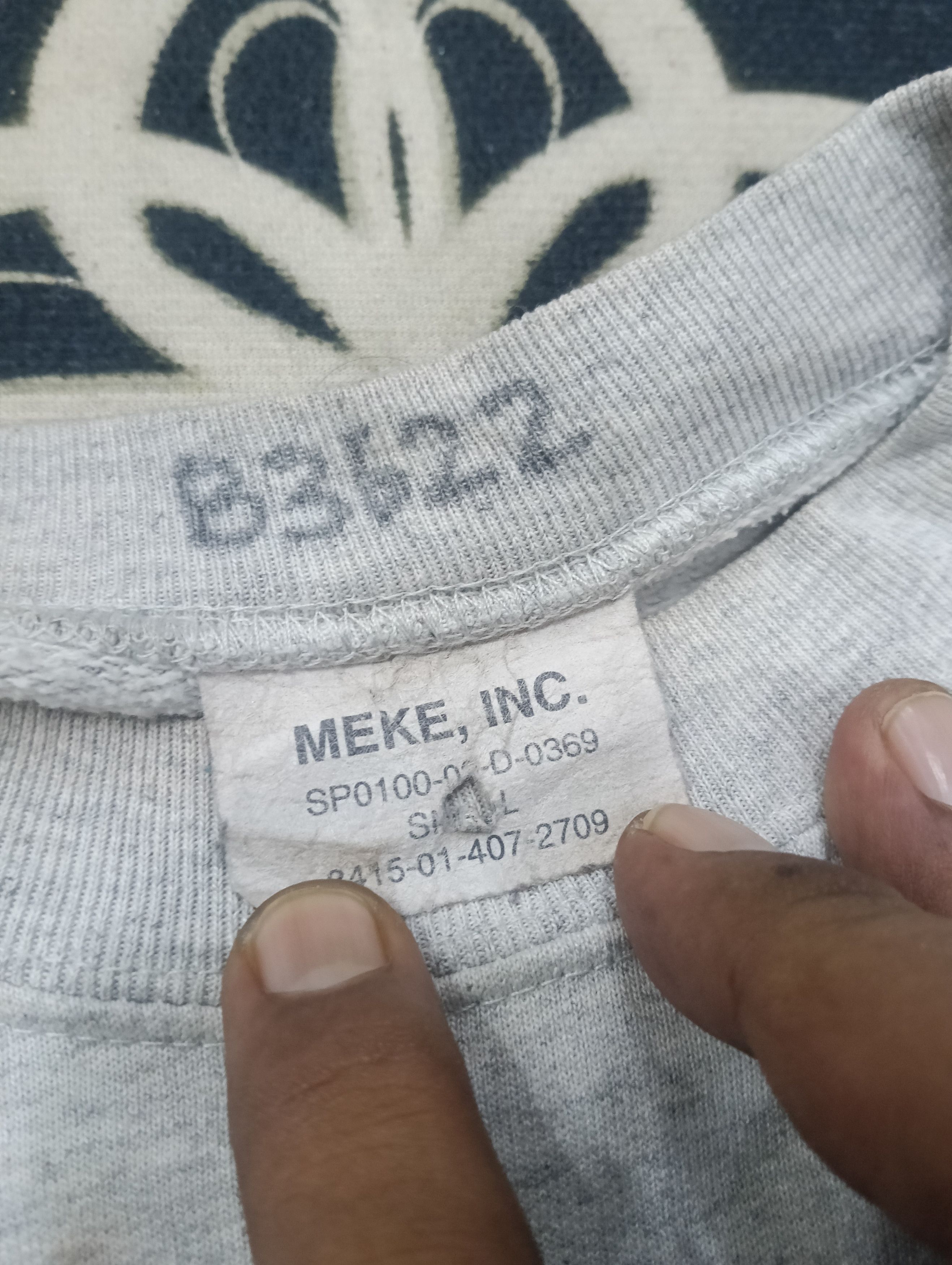 Army Of Me Vintage Air Force Sweatshirt Size US L / EU 52-54 / 3 - 3 Thumbnail