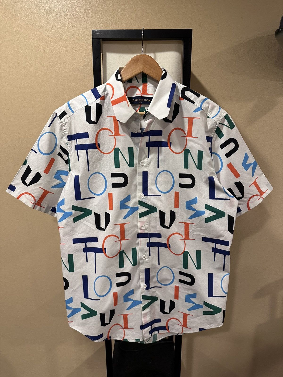 Louis Vuitton Louis Vuitton Electric Letters Multicolor White Button Shirt Size US L / EU 52-54 / 3 - 1 Thumbnail