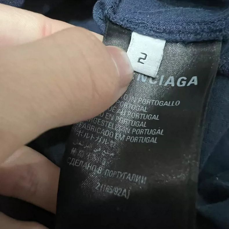Balenciaga Balenciaga 3xl monogrammed fake two-piece paneled hem hood Size US M / EU 48-50 / 2 - 4 Thumbnail