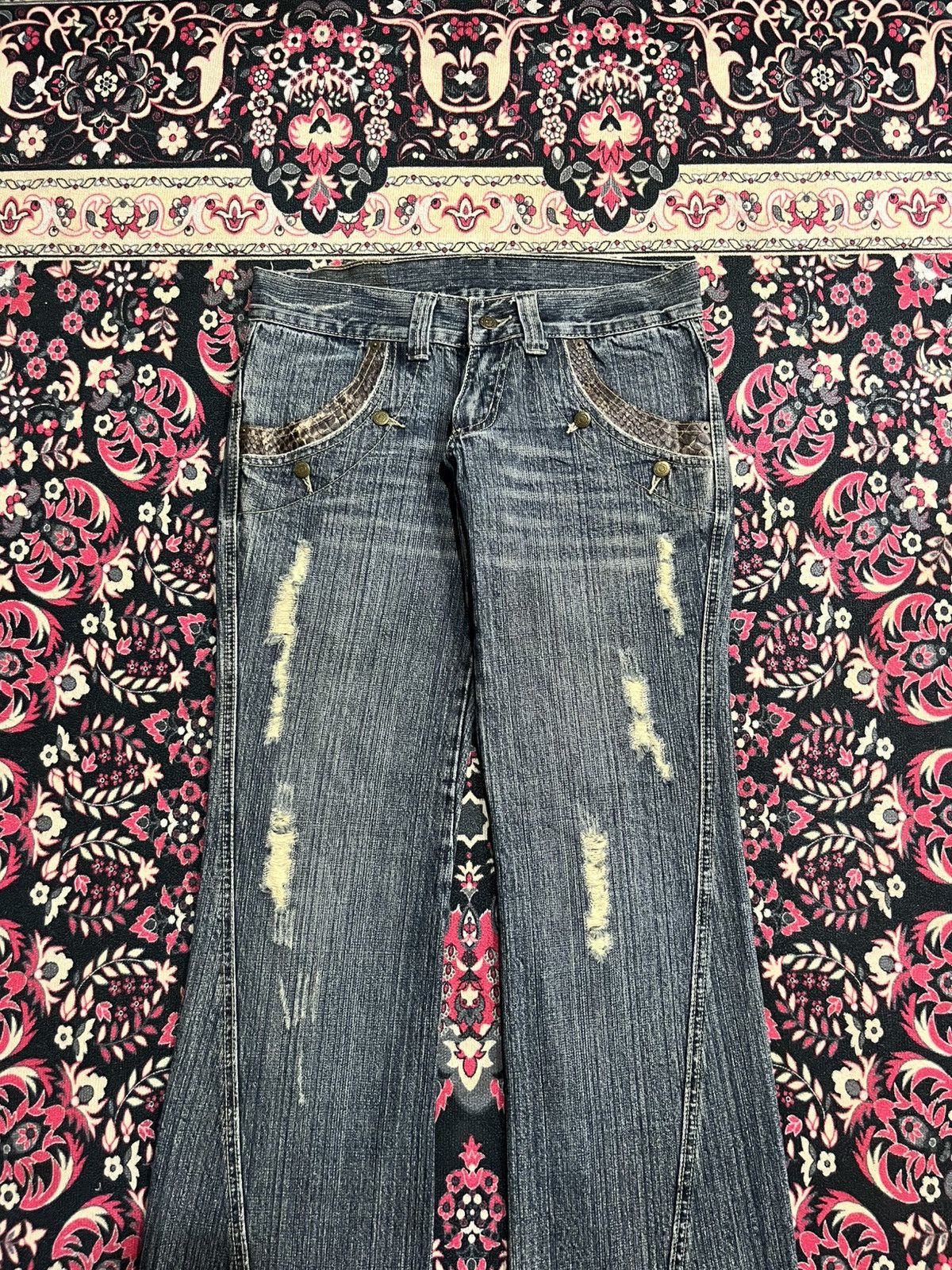 Tornado Mart Tornado Mart Python Pocket Distressed Blue Wash Flare Jeans Size 30" / US 8 / IT 44 - 3 Thumbnail