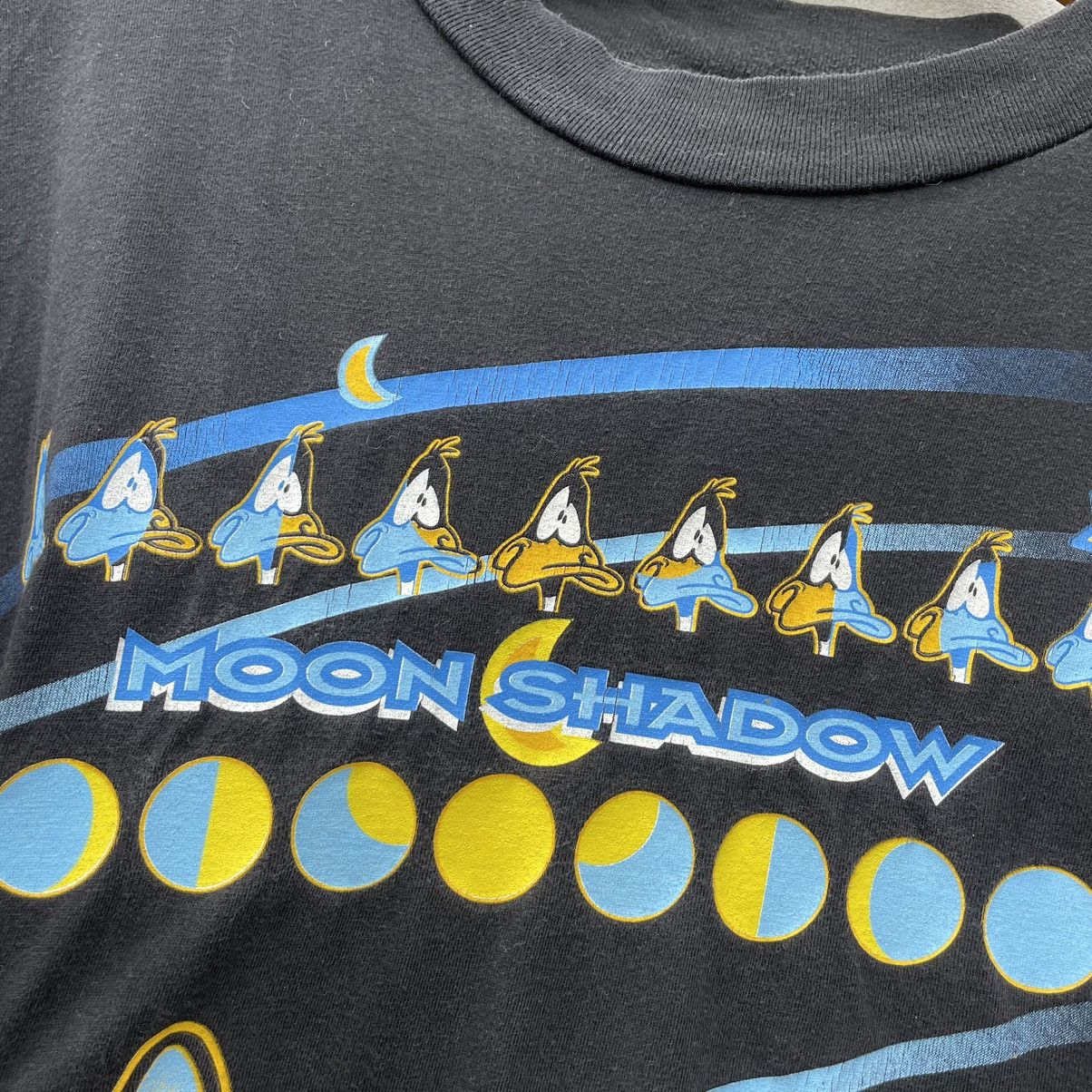 Cartoon Network × Warner Bros Vintage 1998 Duffy Duck Moon Shadow T-Shirt Size US M / EU 48-50 / 2 - 12 Thumbnail