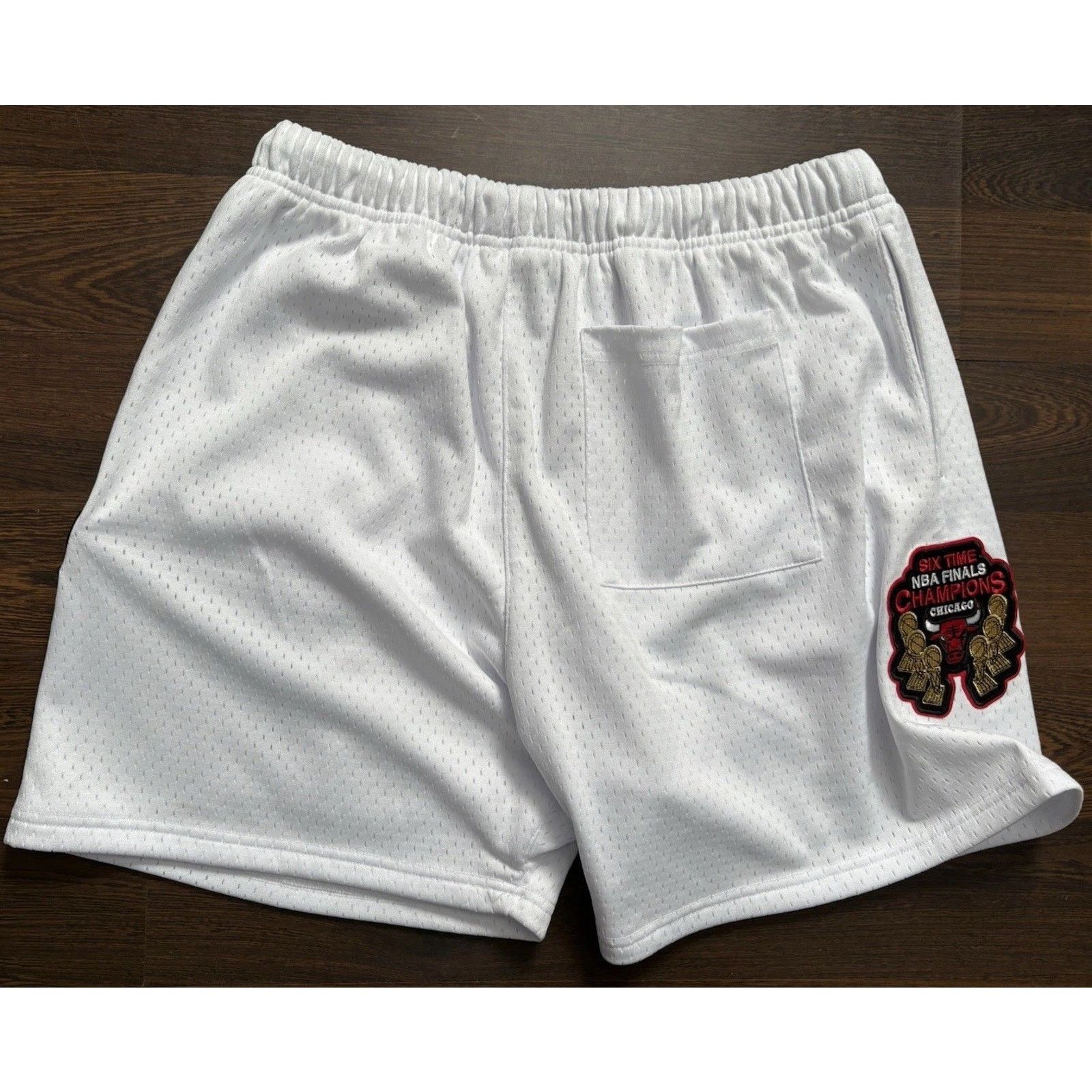 Pro Standard PRO STANDARD CHICAGO BULLS LOGO MESH WHITE Shorts Sz Large Size US 36 / EU 52 - 7 Thumbnail