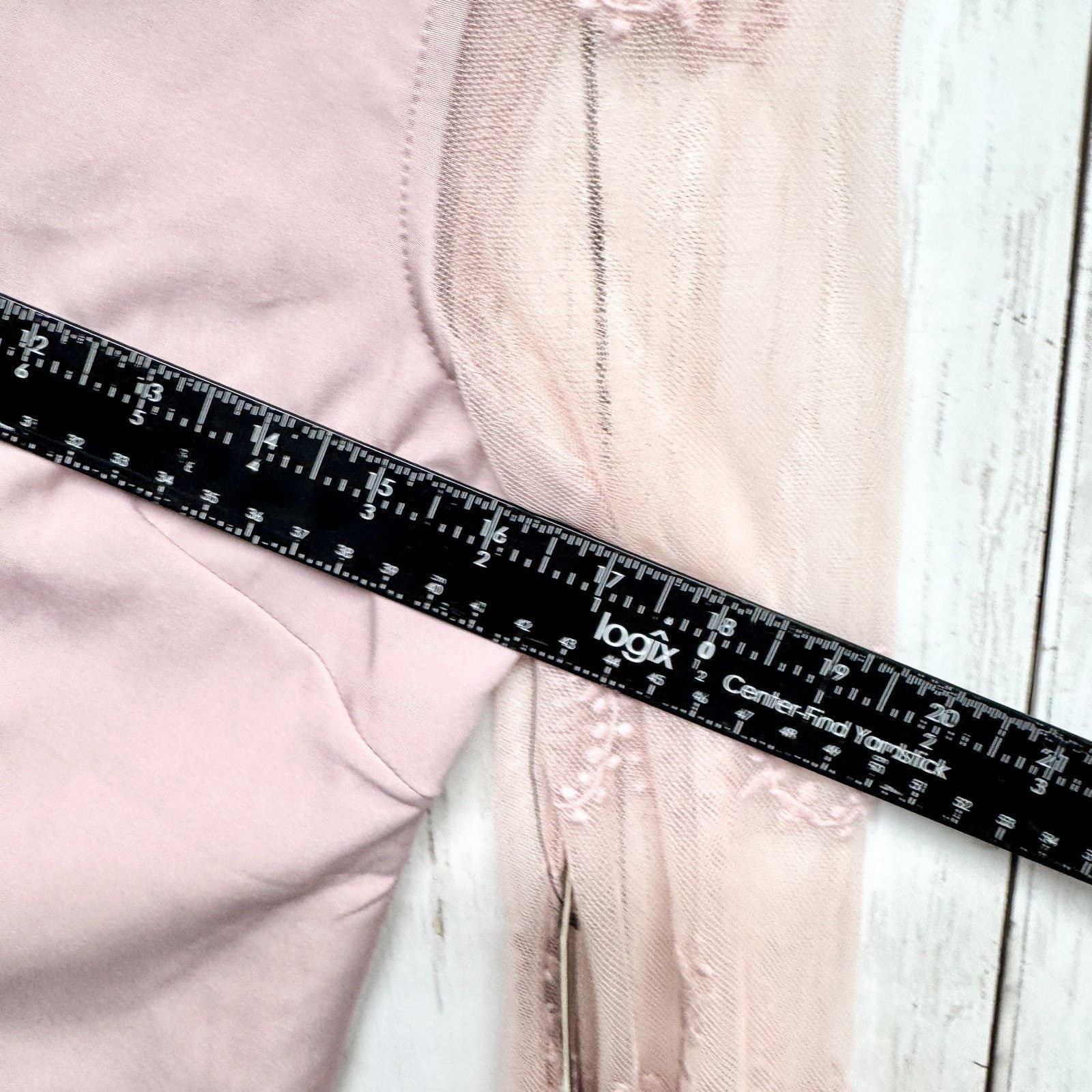 Other Lulus Dress XS Lace Long Sleeve Button Loop Closure Mini NWT Size XS / US 0-2 / IT 36-38 - 6 Thumbnail