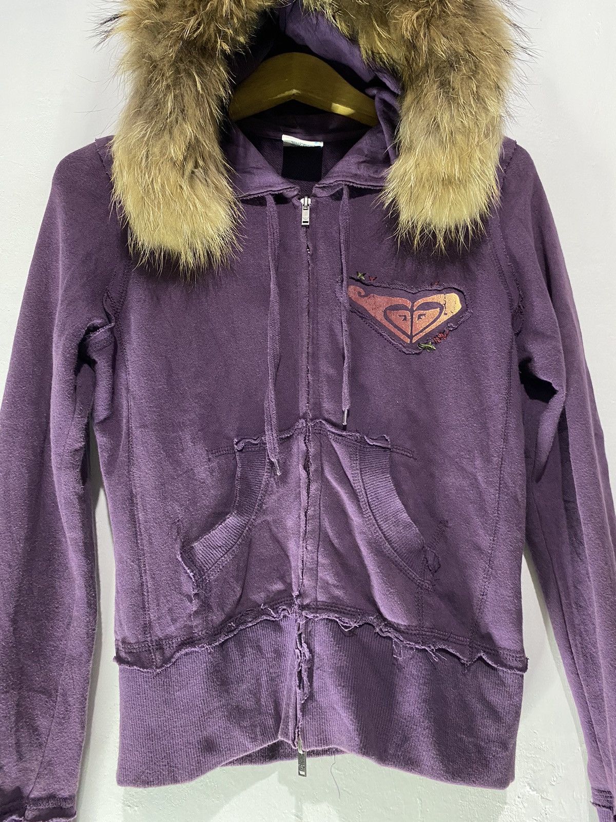 Le Grande Bleu (L.G.B.) Vintage roxy faux fur distressed hoodie Size US S / EU 44-46 / 1 - 3 Thumbnail