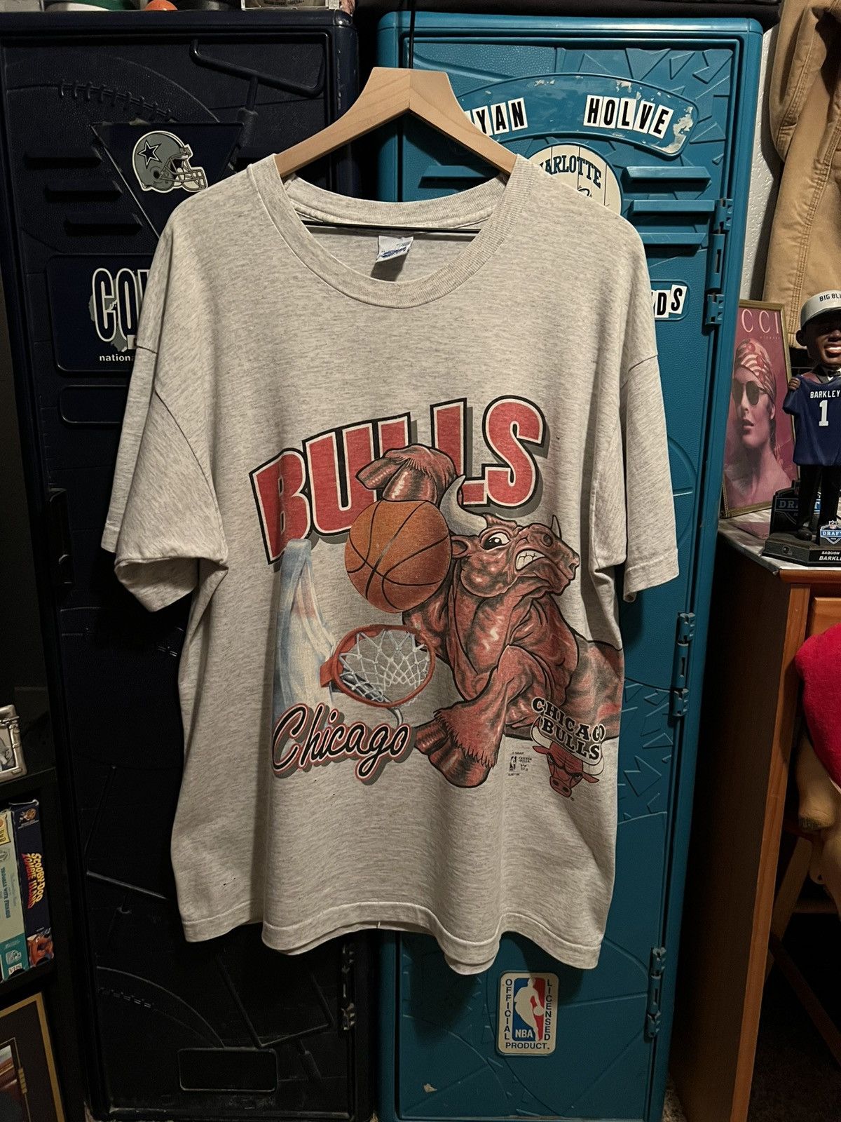 Vintage 1994 Salem Chicago Bulls Wraparound Shirt XL