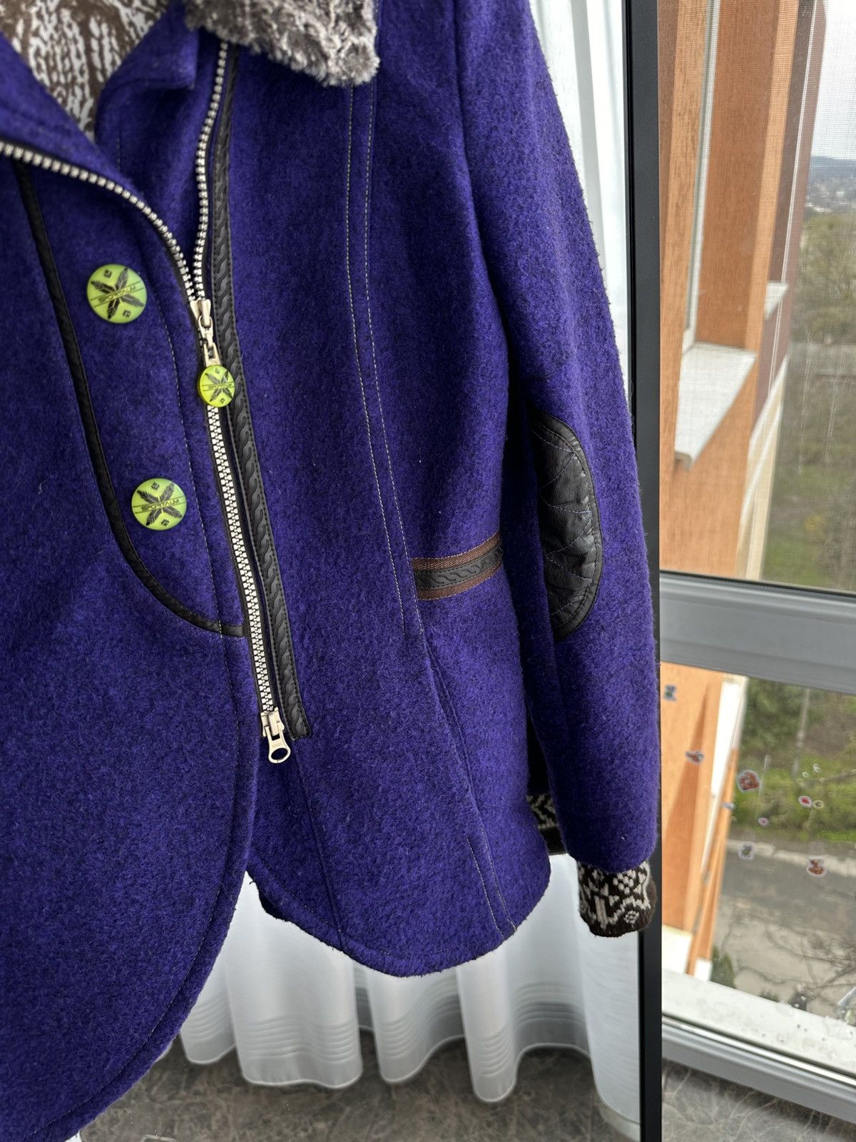 Sportalm Kitzbuhel × Vintage Vintage Sportalm Woman Wool Winter Jacket with Fur Collar Size M / US 6-8 / IT 42-44 - 8 Thumbnail