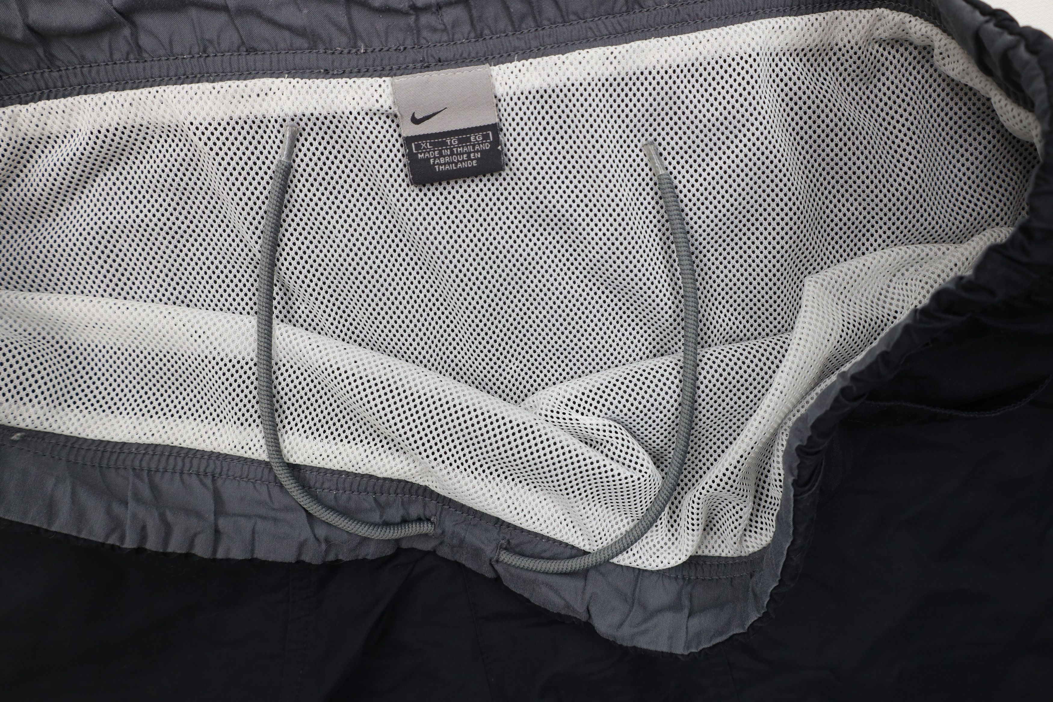 Nike Vintage 90s Y2K Nike Mini Swoosh Lined Utility Shorts Black Size US 36 / EU 52 - 8 Thumbnail
