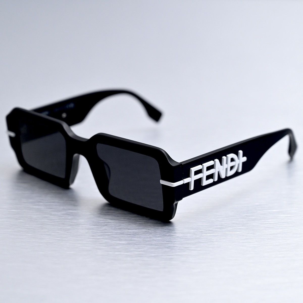 Fendi FENDI GRAPHY FE40073U 02A SUNGLASSES Size ONE SIZE - 2 Thumbnail