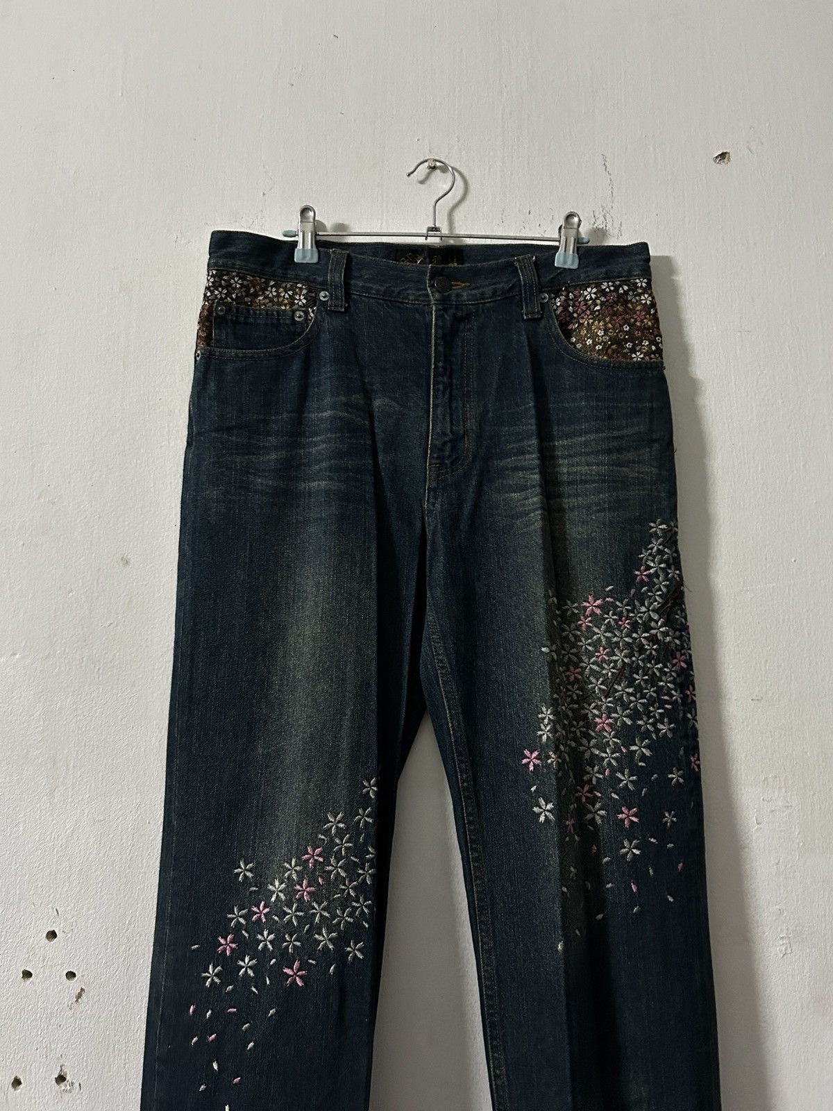Japanese Brand Japanese Brand Floral Embroidery Jeans Size US 33 - 5 Thumbnail