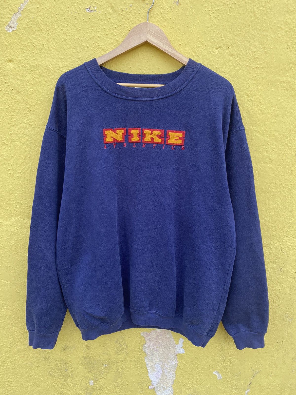 Vintage Vintage Nike big logo spell out embroidery faded sweatshirt Size US XL / EU 56 / 4 - 7 Thumbnail