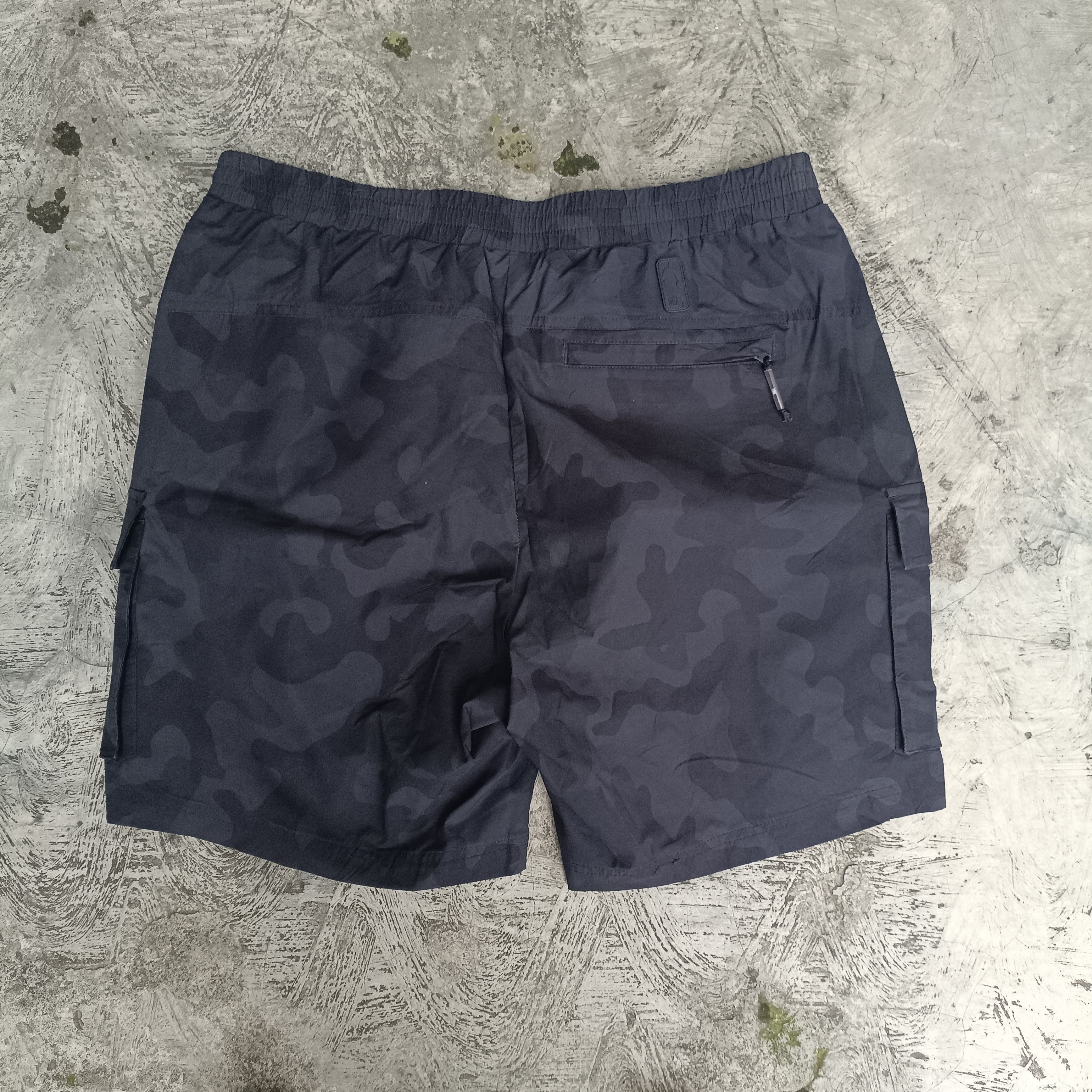 NBA Nba Lakers cargo short pants Size US 33 - 2 Thumbnail