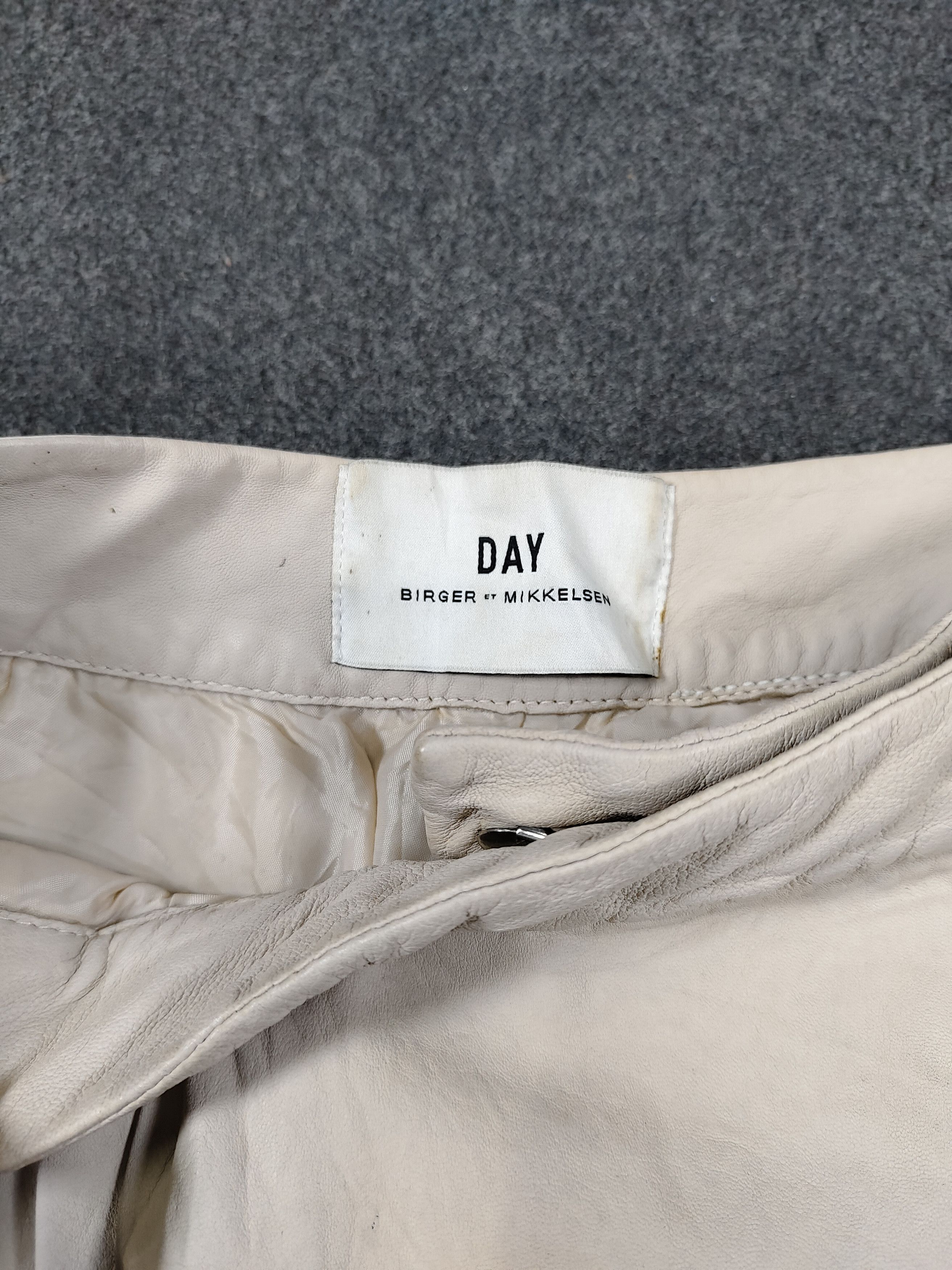 Other Birger et Mikkelsen-Minimalist Tailored Napa Leather Shorts Size 28" / US 6 / IT 42 - 9 Thumbnail