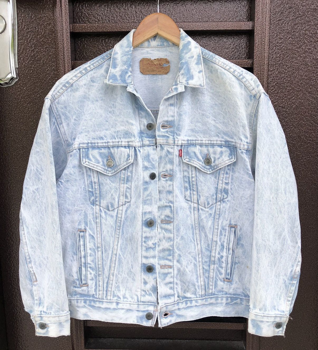 Levi's VTG Levis Light Wash Blue Denim Distressed Trucker jacket Size US M / EU 48-50 / 2 - 1 Thumbnail