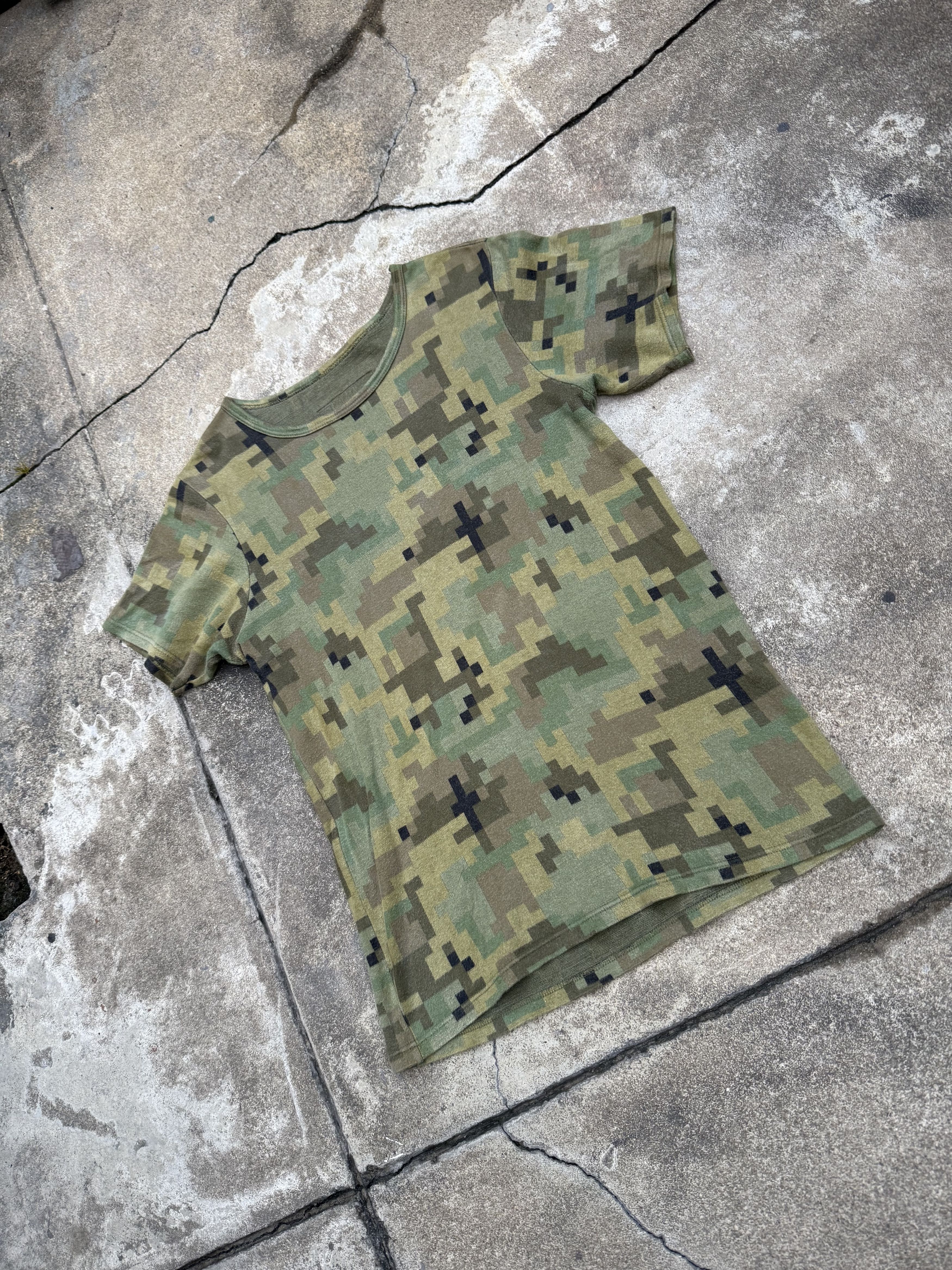 Beauty Beast Beauty:Beast AW98 "Dark Knight" Digi Camo Pixel Tee Size US L / EU 52-54 / 3 - 4 Thumbnail