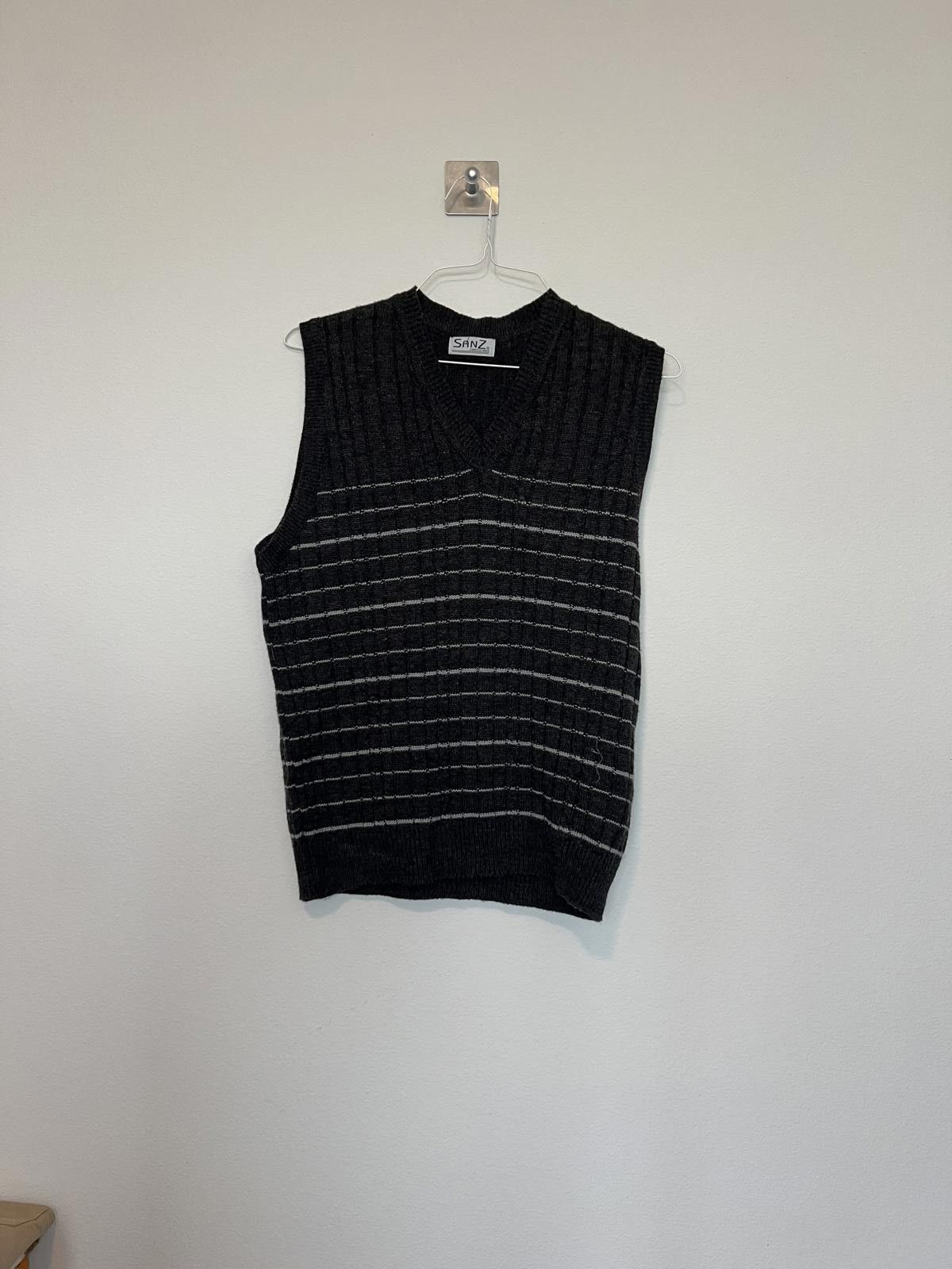 Designer Vintage 90s Knitted Gray Sweater Vest Size US M / EU 48-50 / 2 - 4 Thumbnail
