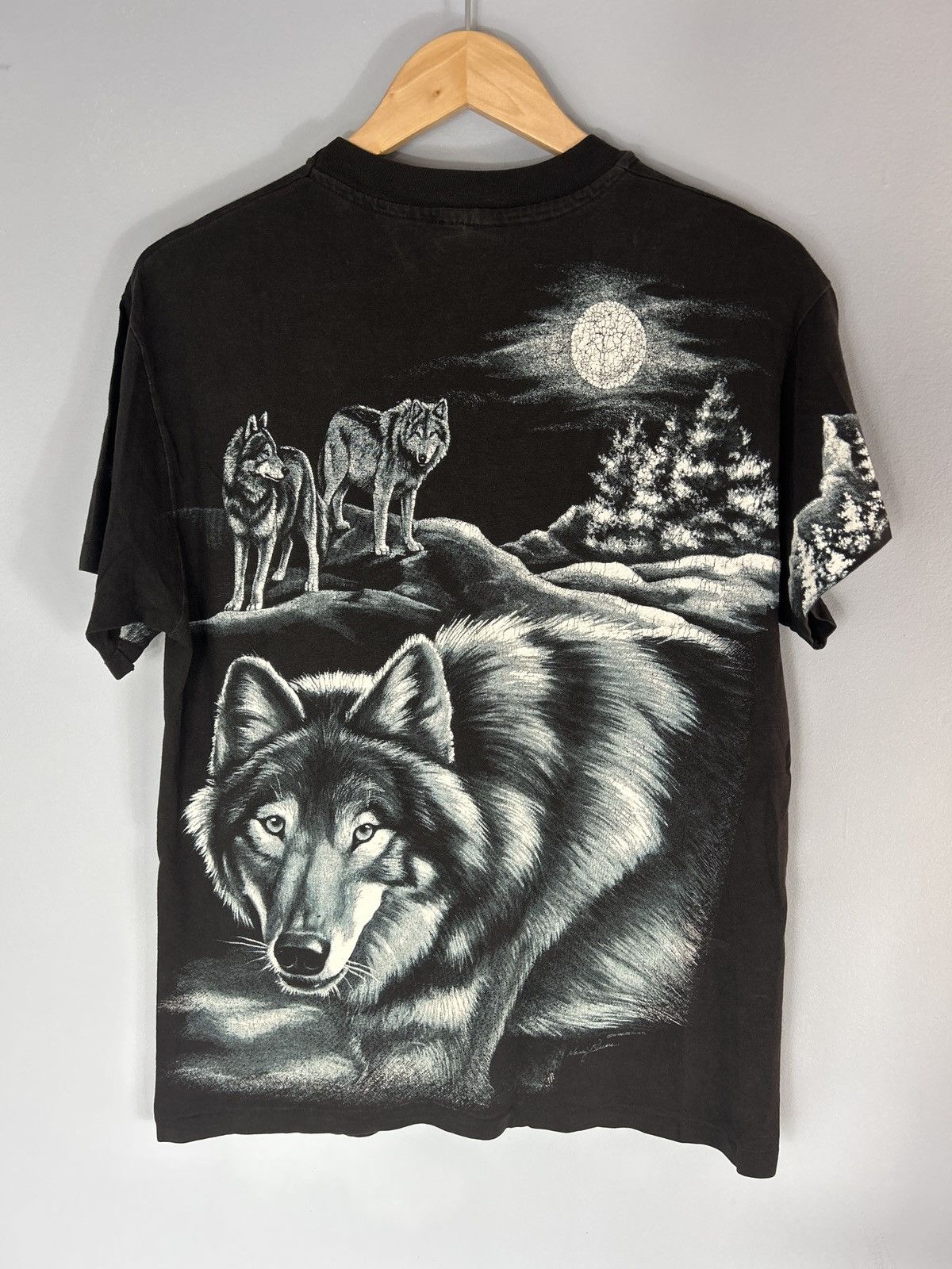 Vintage Vintage 1994 Harlequin Nancy Blauer Wolf All Over Print Tee Size US L / EU 52-54 / 3 - 2 Thumbnail