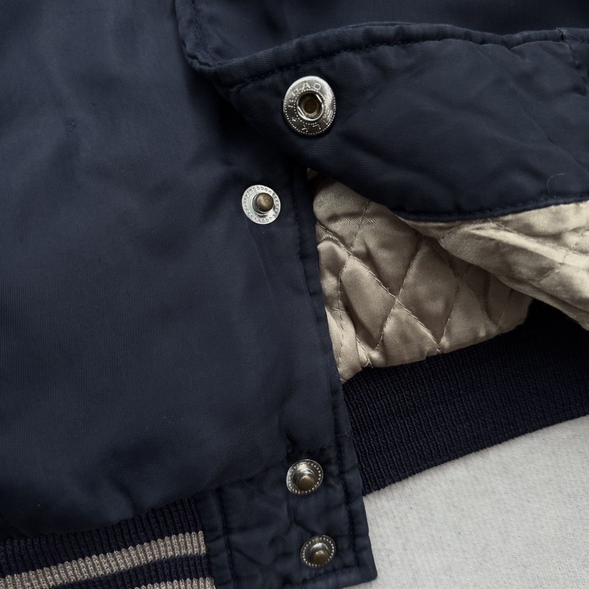 Alpha Industries VINTAGE ALPHA INDUSTRIES BOMBER JACKET BIG EMBROIDERY LOGO Size US S / EU 44-46 / 1 - 12 Thumbnail
