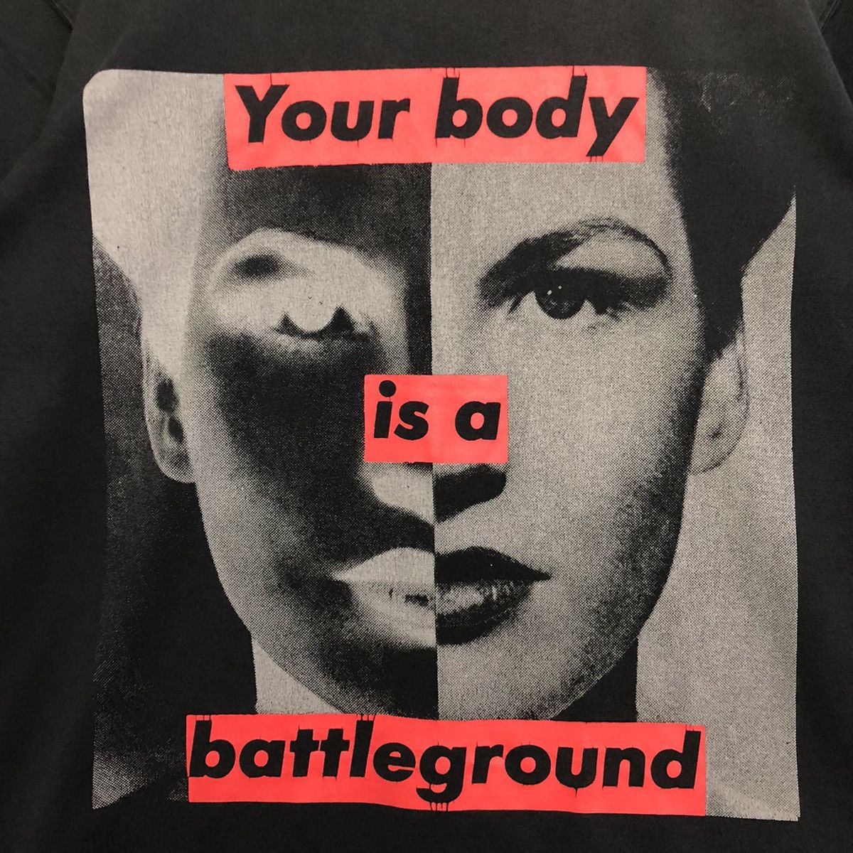 Barbara Kruger × Uniqlo Barbara Kruger Art X Uniqlo Your Body Is Battleground Tshirt Size US M / EU 48-50 / 2 - 8 Thumbnail