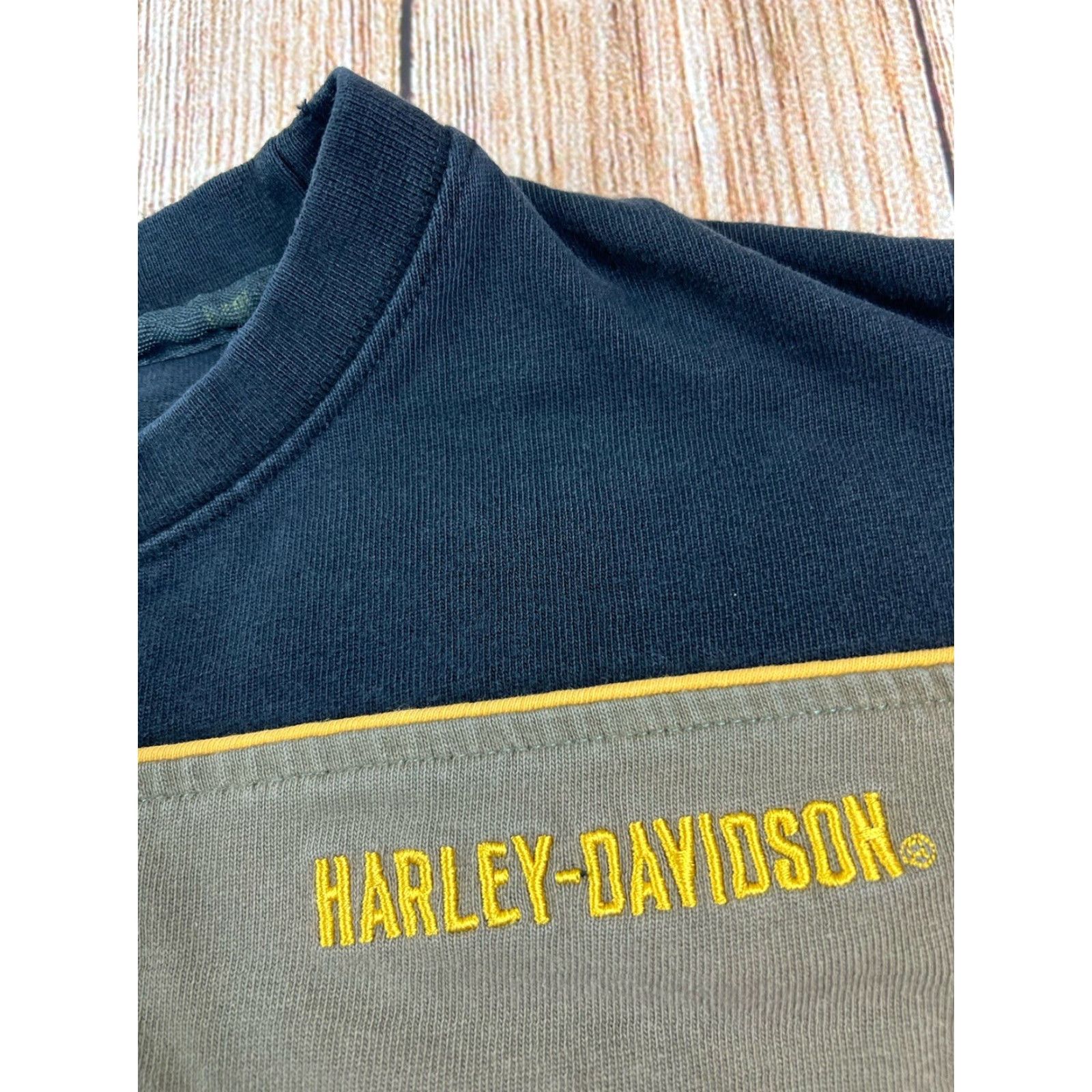 Harley Davidson **Harley Davidson Logo XL Black Heavyweight Longsleeve T-Shirt** User: **Harley Davidson Logo Black XL Heavyweight Longsleeve T-Shirt** Size US XL / EU 56 / 4 - 6 Thumbnail