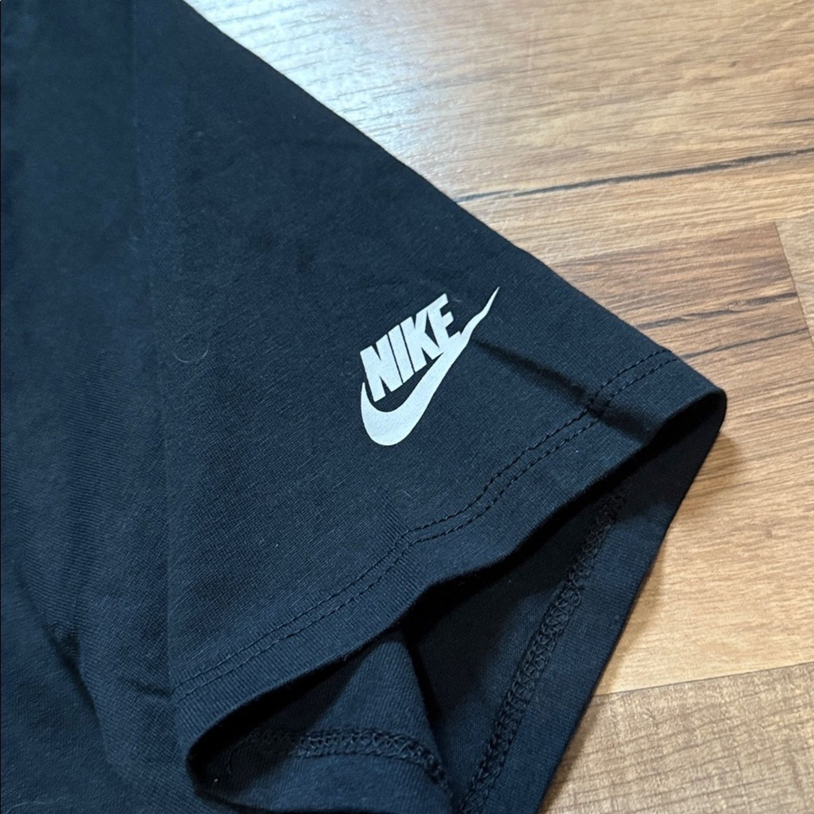 Nike 2015 Nike Hong Kong Center Swoosh Short Sleeve Size US L / EU 52-54 / 3 - 3 Thumbnail