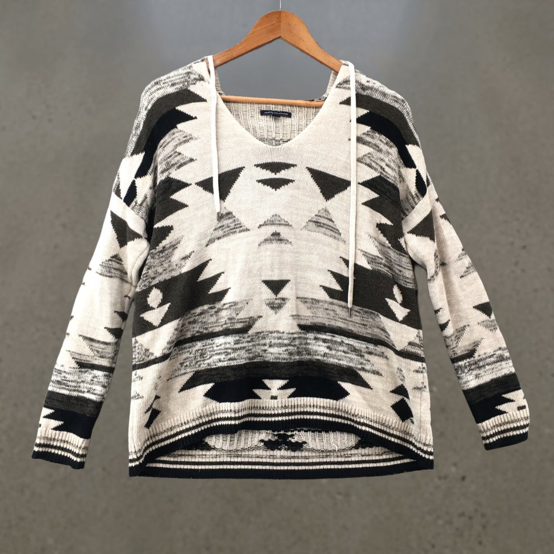 American Eagle Outfitters American Eagle Outfitters Aztec Hooded Sweater Womens XS Black White Scoop Neck Size XS / US 0-2 / IT 36-38 - 1 Thumbnail