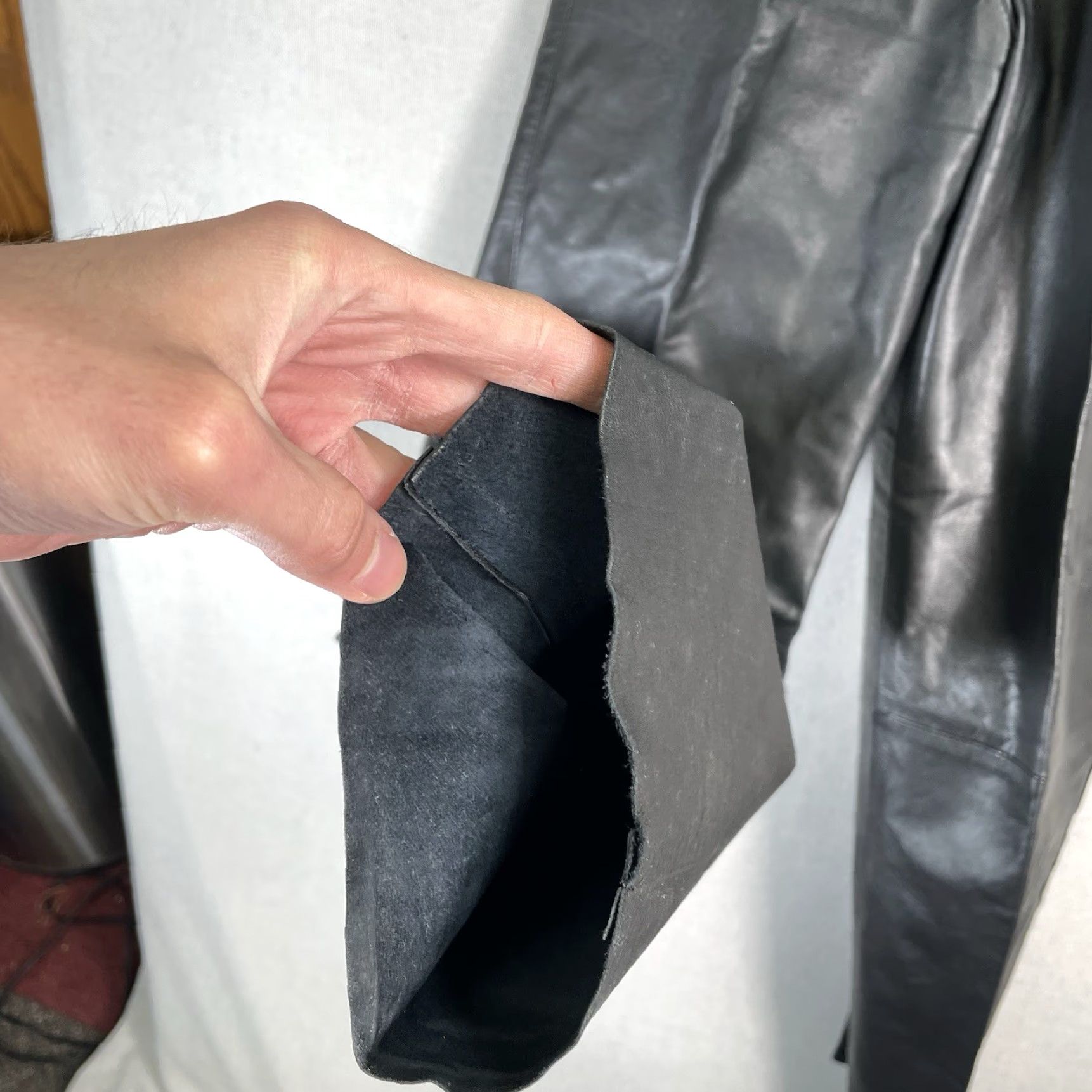 Vintage VINTAGE Leather Pants Womens 23x28 Black Germany Trousers Pleated 80s 90s Pants Women Leather Black 90s Germany Pleated Tapered 23x28 Mens Womens? Size 40" / US 18 - 5 Thumbnail