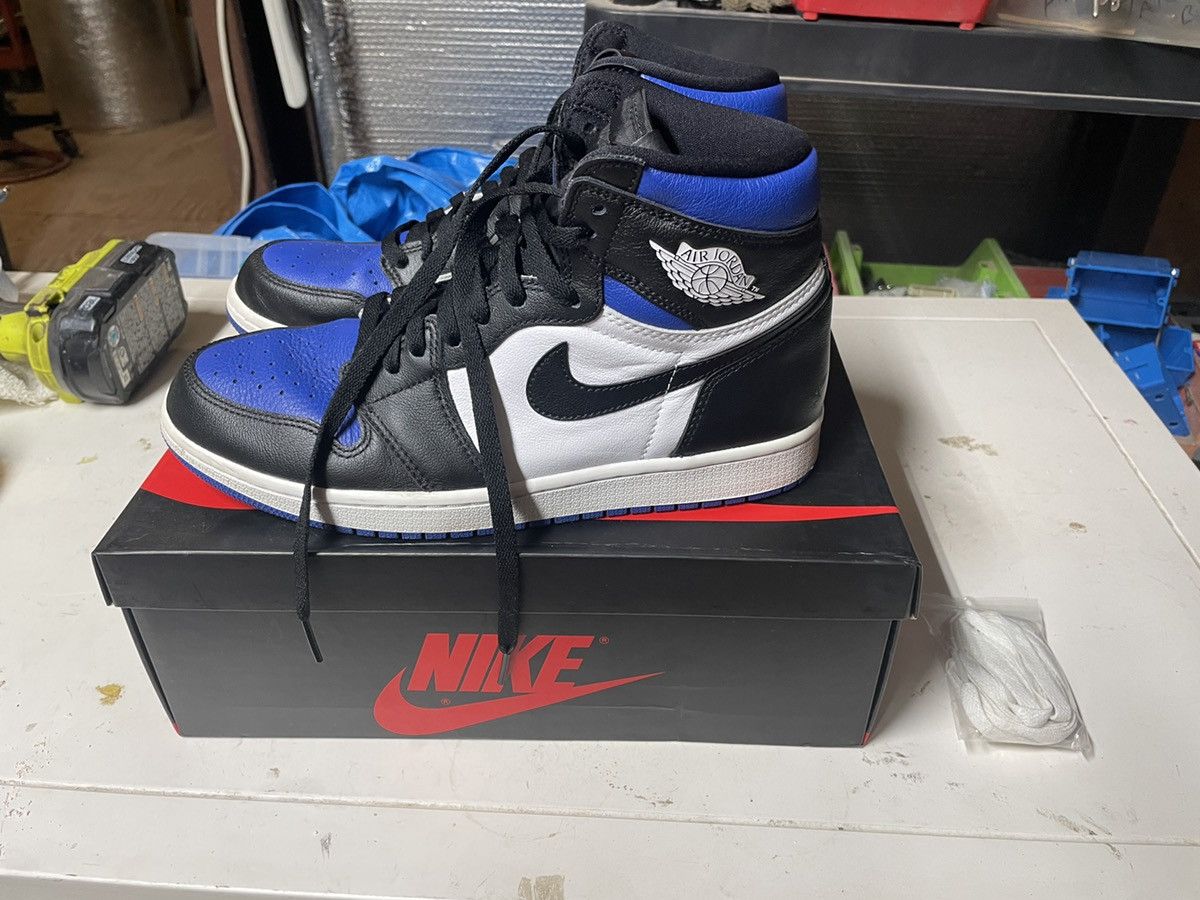 Jordan Brand × Nike Air Jordan 1 retro high royal toe Size US 9.5 / EU 42-43 - 4 Thumbnail
