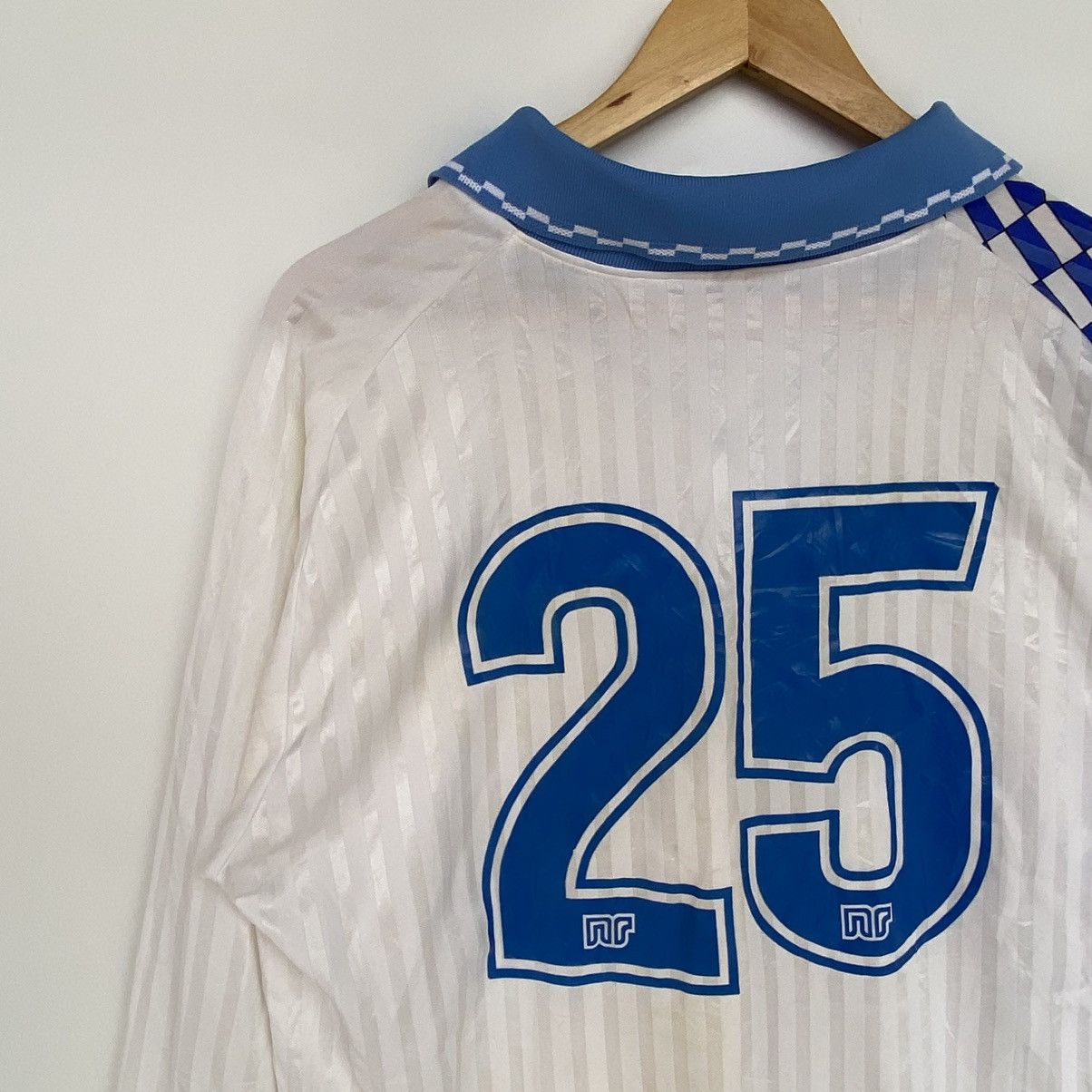 Other Vintage Norway Long Sleeve White/Blue Shirt Football Size L Size US L / EU 52-54 / 3 - 8 Thumbnail