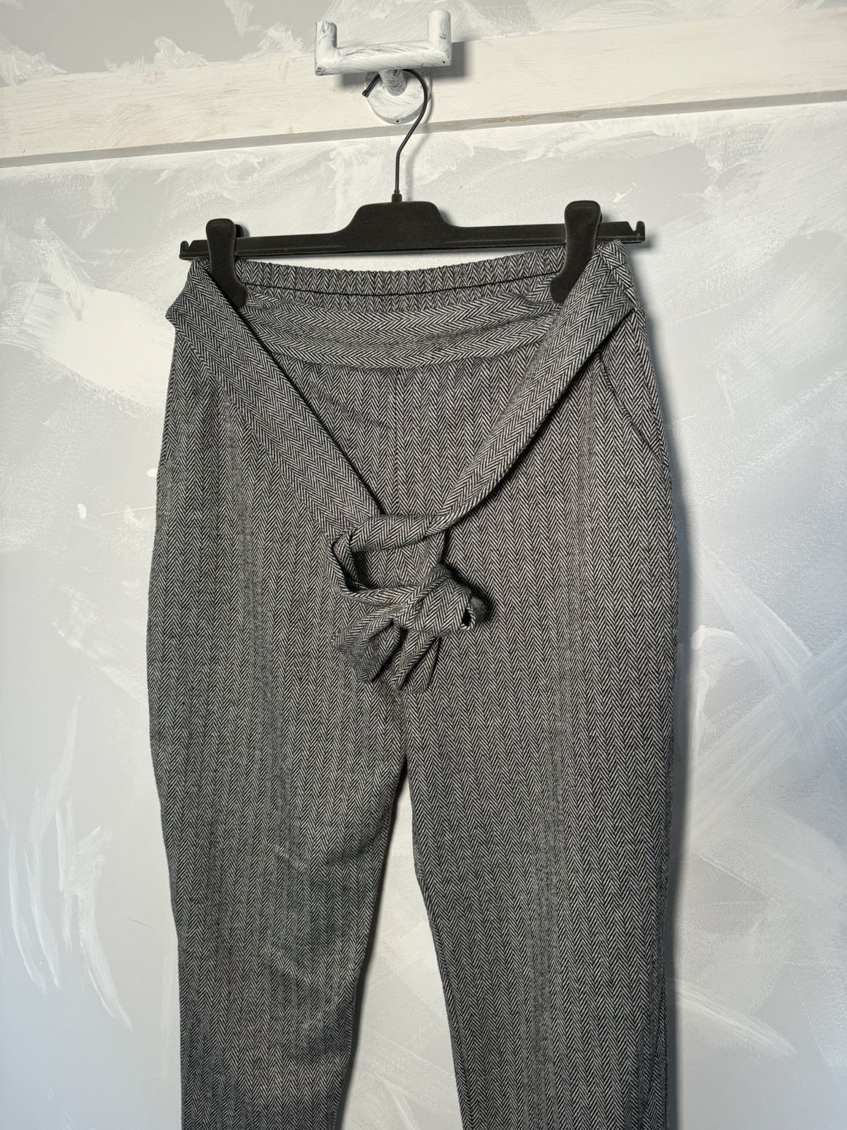 Vintage Haute Monde Light Grey Women's Trousers With Bondage Straps Size 31" - 5 Thumbnail
