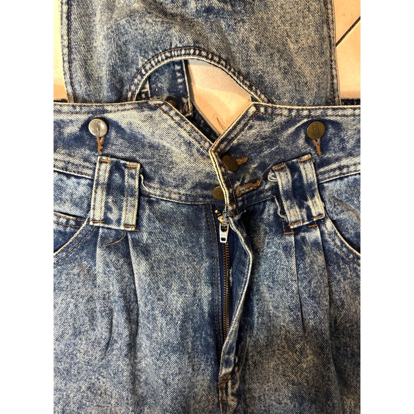Fila VINTAGE FILA Overalls Womens 29 Blue Acid Wash Denim Royal Relaxed 90s Denim One-Piece Casual Women Size 29 Belt Loops Pockets Zip Front Sailors Size 29" - 4 Thumbnail