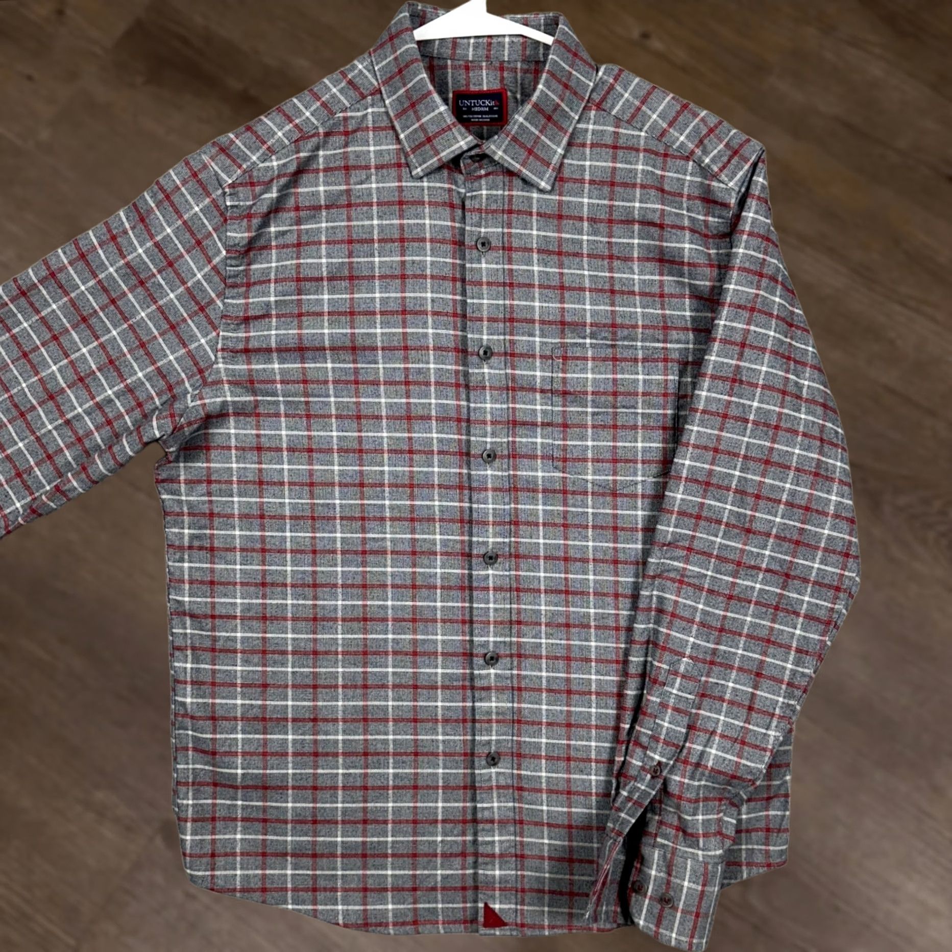 UNTUCKit UNTUCKit Mens M Shirt Button-Up Gray Red Plaid Pocket Stretch Casual EUC Size US M / EU 48-50 / 2 - 1 Thumbnail