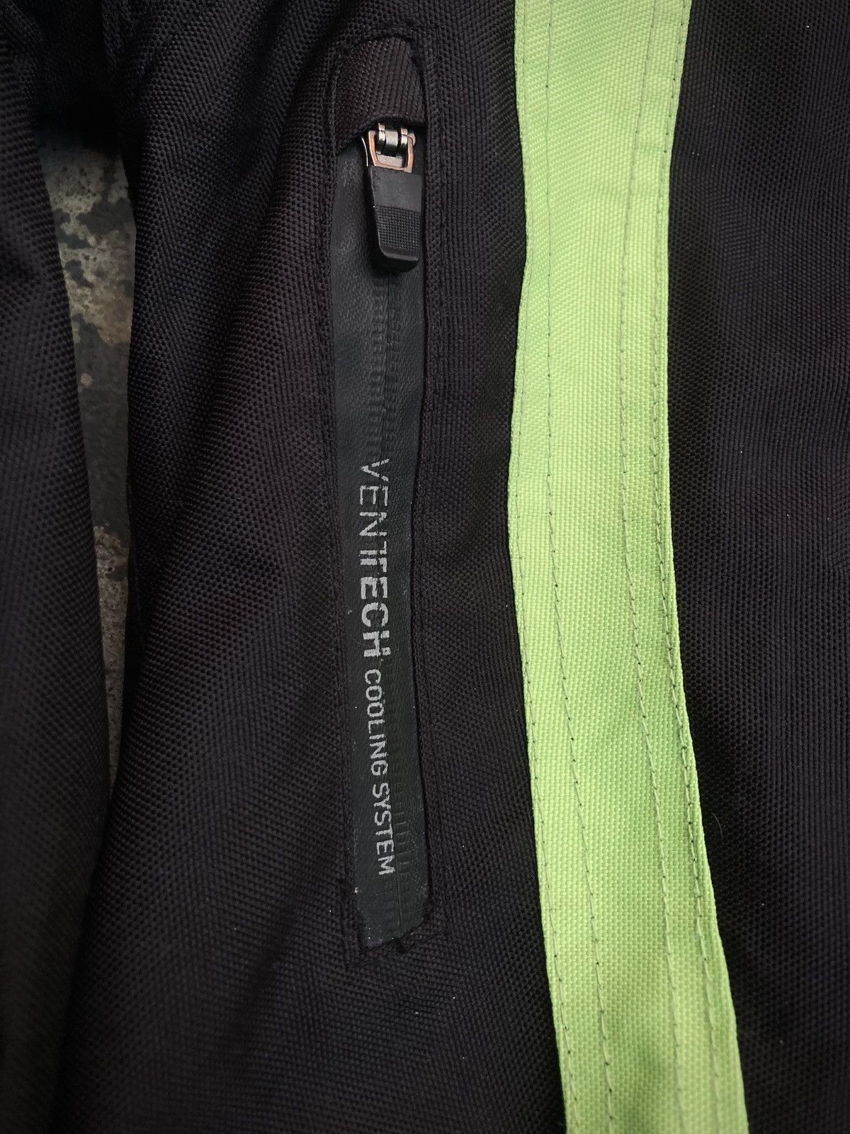 Other R7 Racing Jacket w/ Removable Safety Pads & Inner Liner Size US L / EU 52-54 / 3 - 14 Thumbnail