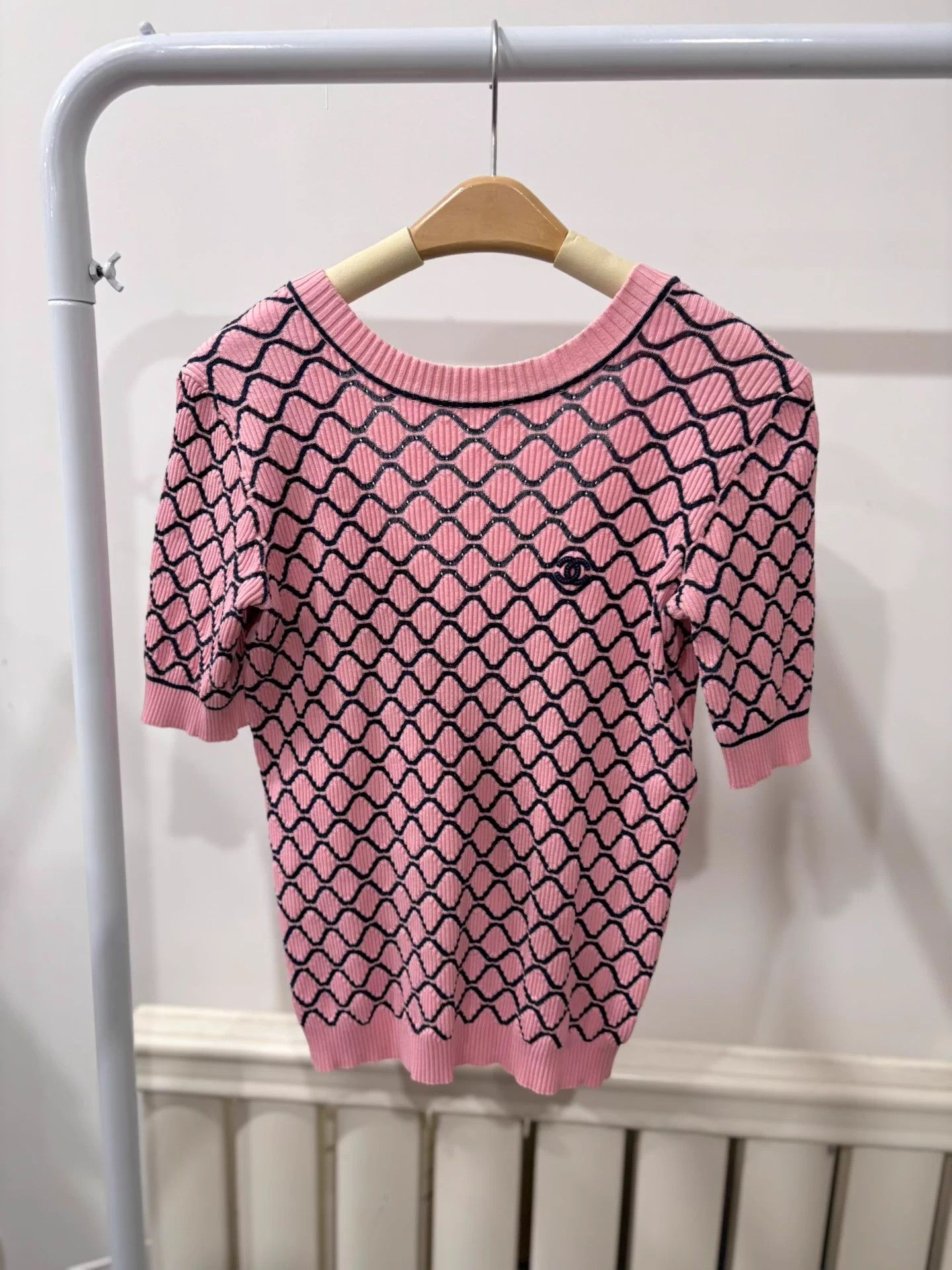 Chanel Chanel Pink Quilted Backless Knit Short Sleeve Top Size XS / US 0-2 / IT 36-38 - 1 Thumbnail