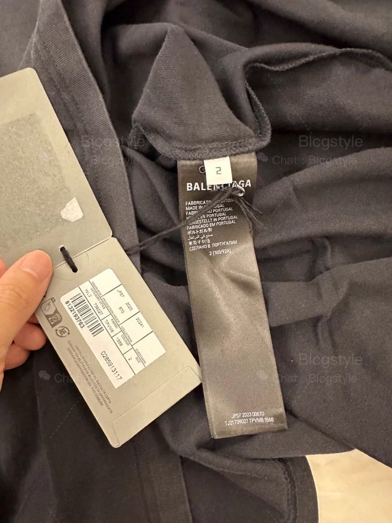 Balenciaga Balenciaga Faded Distressed Logo Long Sleeve T-Shirt Size US M / EU 48-50 / 2 - 5 Thumbnail