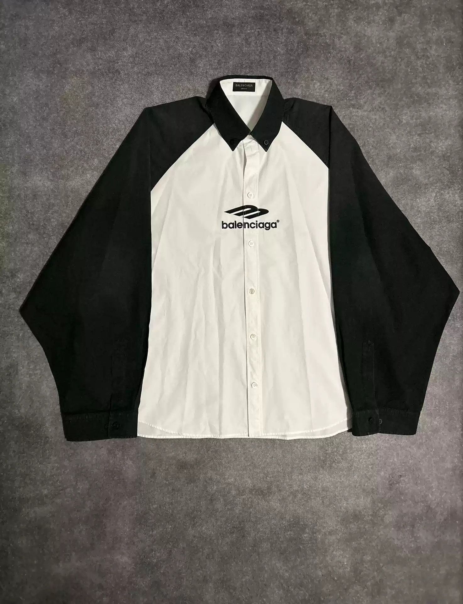 Balenciaga Balenciaga 23ss Black And White Color Contrast Explosive Embroidered Bat Shoulder Long Sleeve Shirt Size US S / EU 44-46 / 1 - 1 Thumbnail