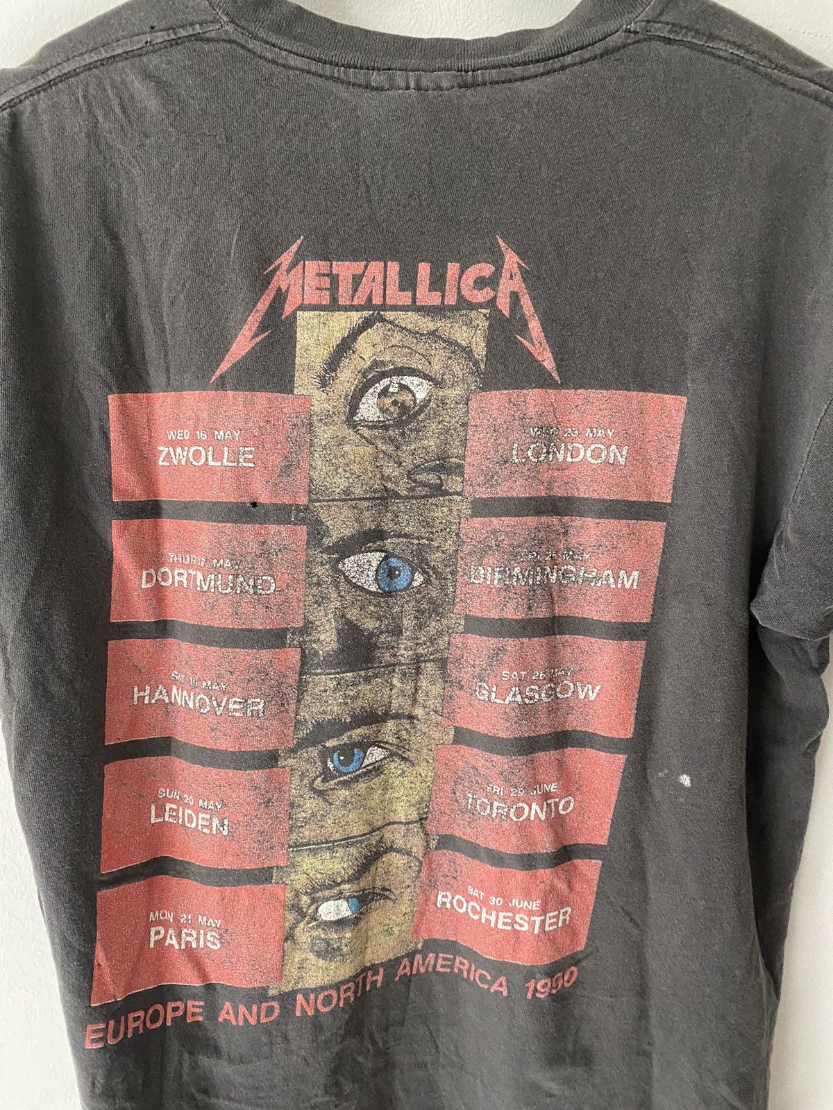 Band Tees × Vintage Vintage Faded Paper Thin Metallica Tour Tee Size US L / EU 52-54 / 3 - 6 Thumbnail