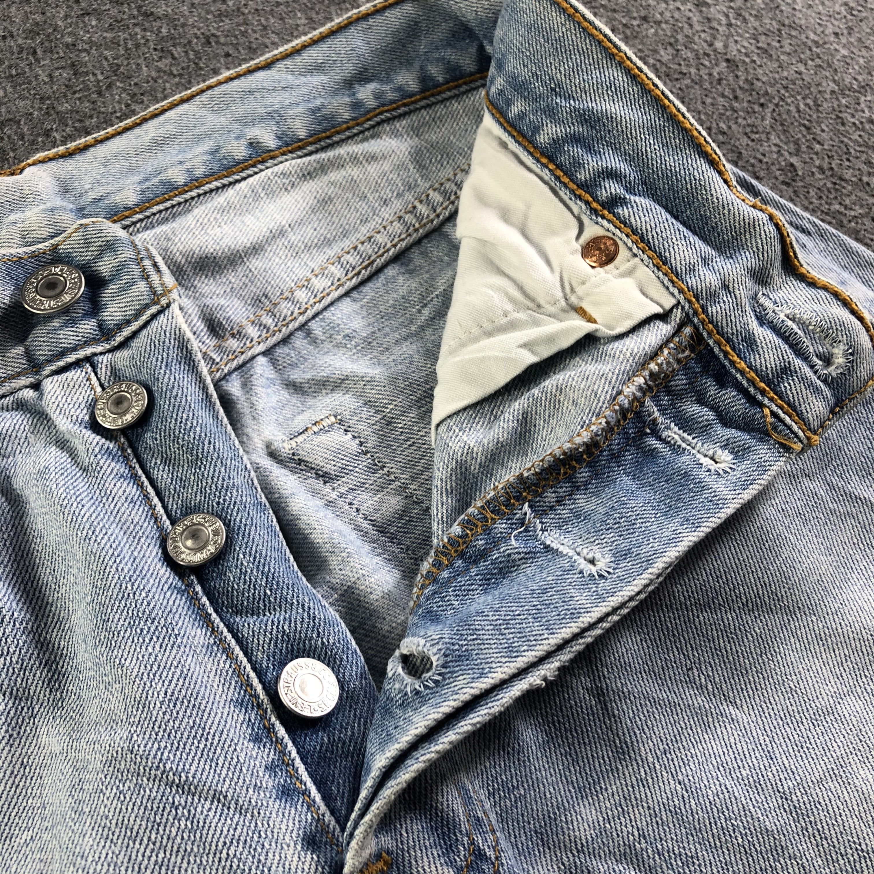 Levi's × Vintage Vintage Light Wash Levis 501 Jeans-J4454 Size 27" / US 4 / IT 40 - 7 Thumbnail