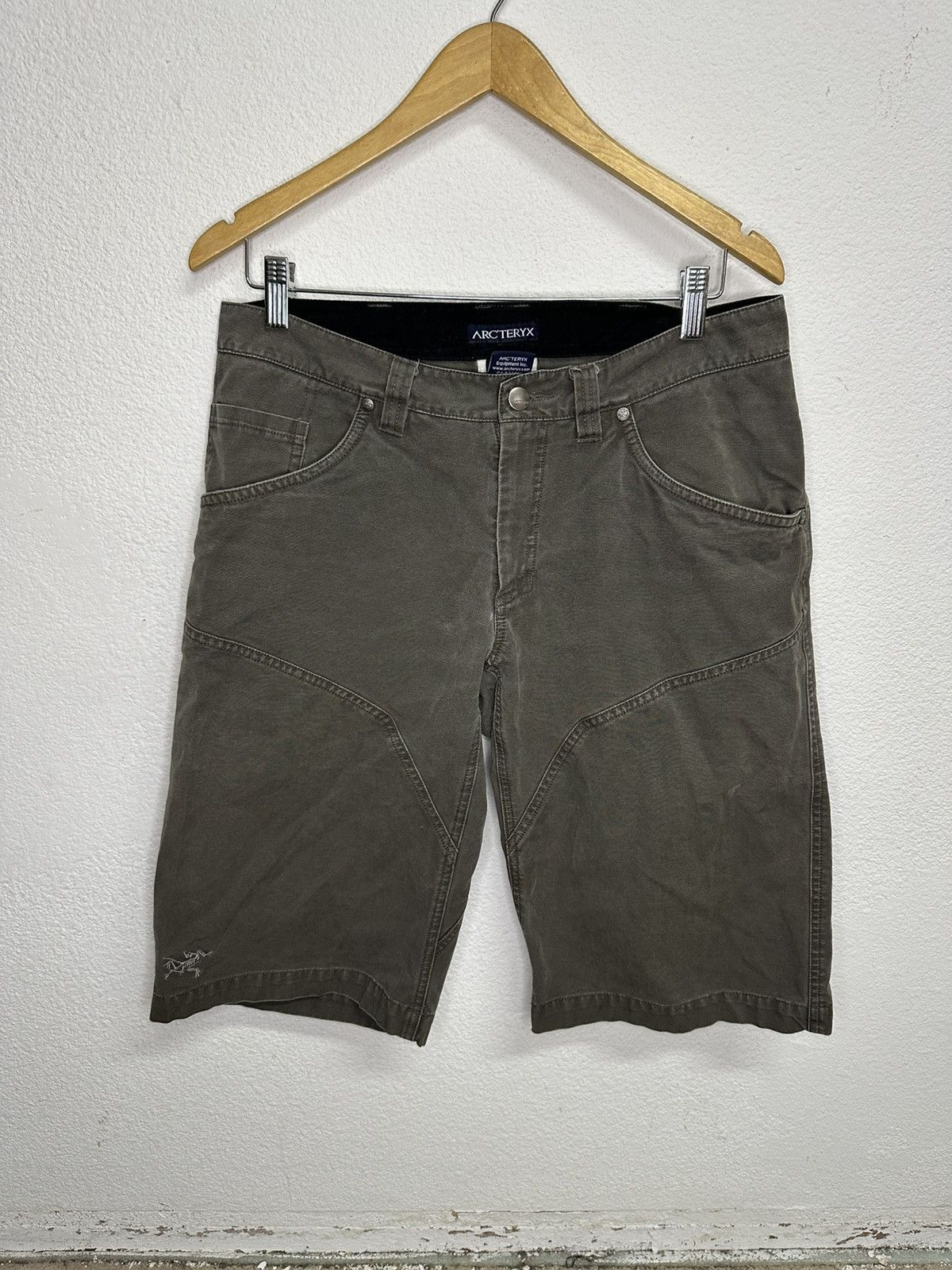 Arc'teryx Vintage Arcteryx Mossy Shorts size 32 Size US 32 / EU 48 - 1 Thumbnail