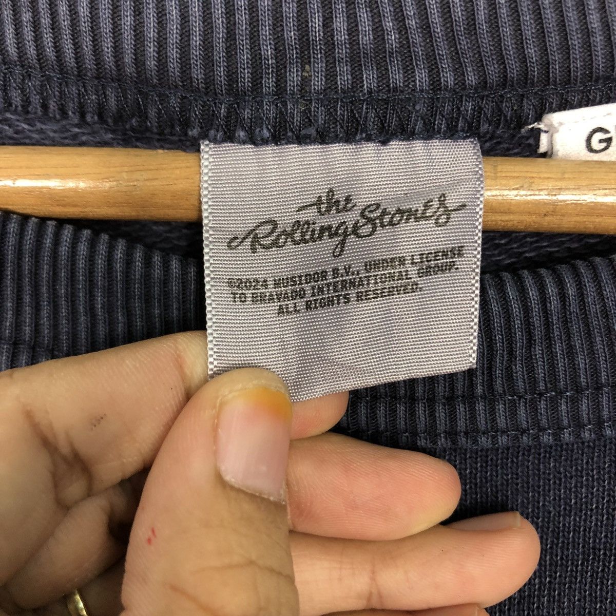 Japanese Brand 📌Vintage Sweatshirt GU X The Rolling Stones Big Log Size US XL / EU 56 / 4 - 14 Thumbnail