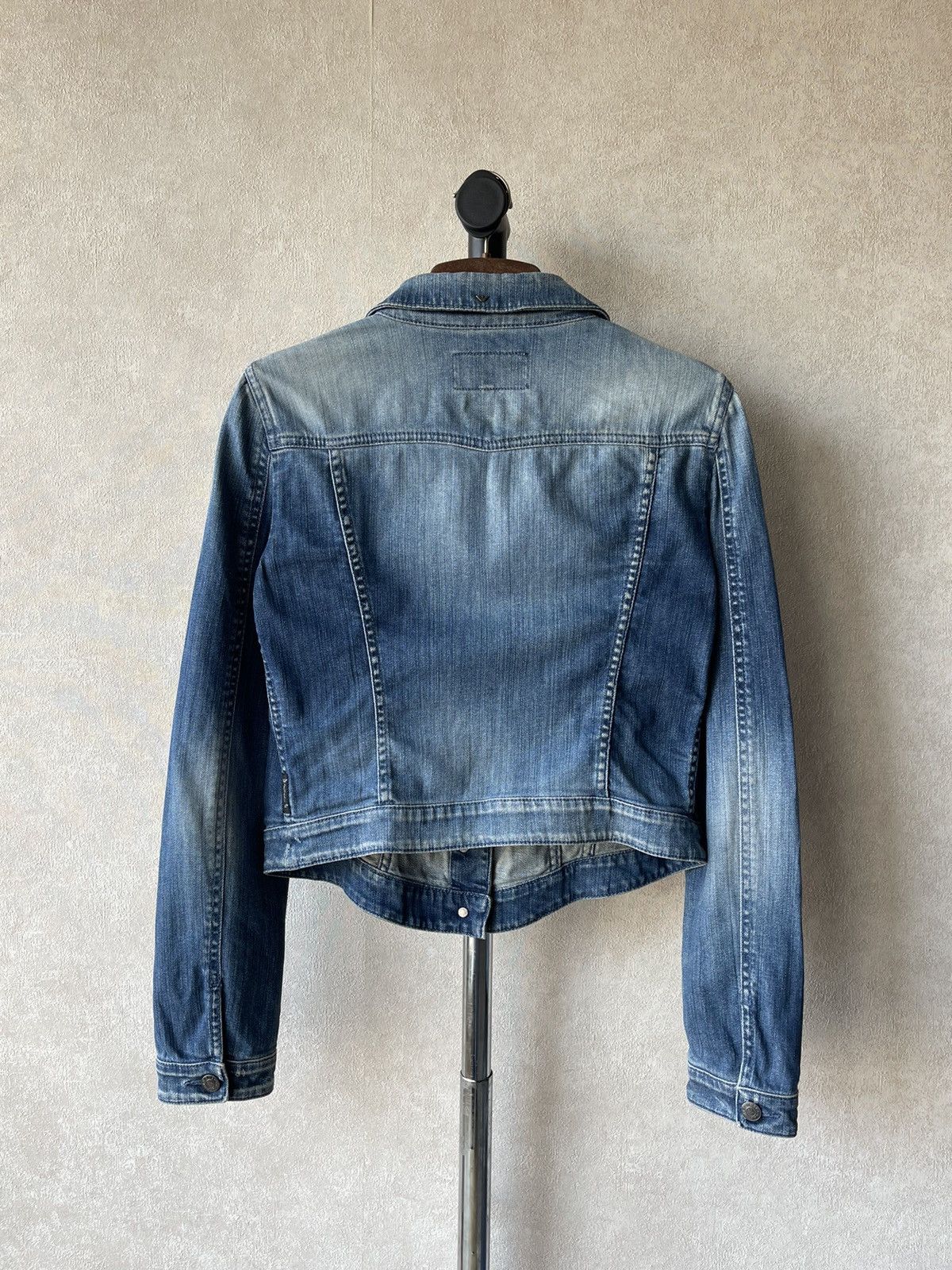 Armani Vintage Armani Jeans Pocket Distressed Denim Jacket y2k Size M / US 6-8 / IT 42-44 - 14 Thumbnail