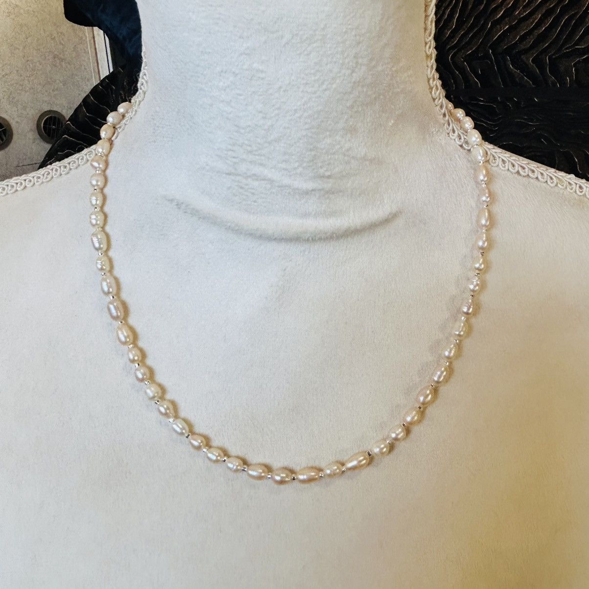 Handmade Handcrafted elegant genuine fresh water pearl necklace Size ONE SIZE - 2 Thumbnail