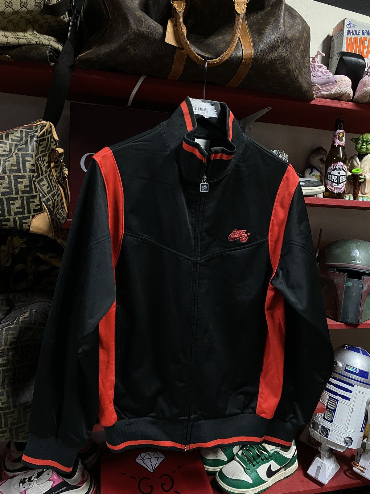 Nike Vintage Nike Sb Black Track Jacket Size Small Size US S / EU 44-46 / 1 - 1 Thumbnail