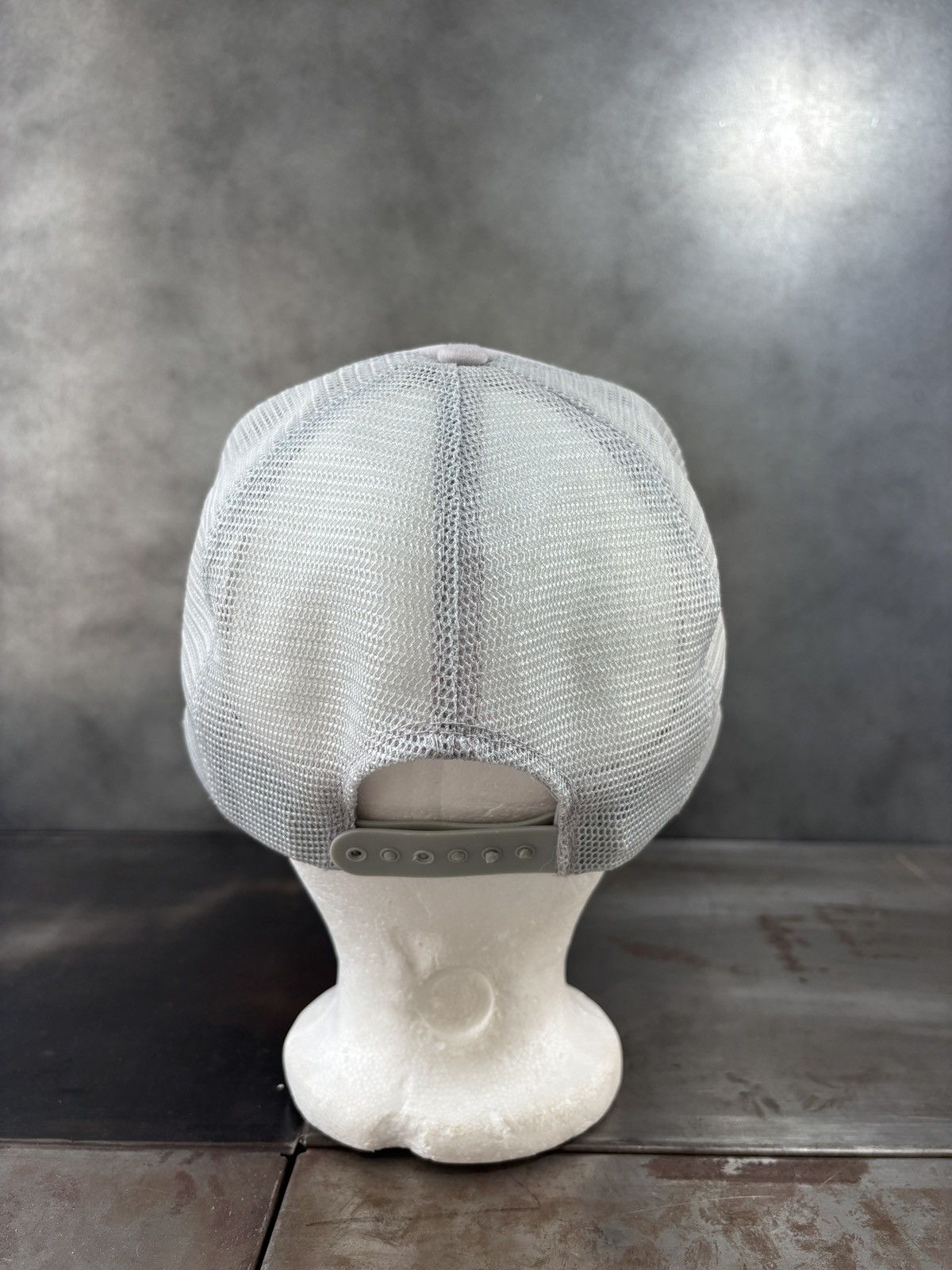 Vintage 1980s Vintage Trucker Hat Hawaii Laurel Embroidered Mesh Size ONE SIZE - 7 Thumbnail