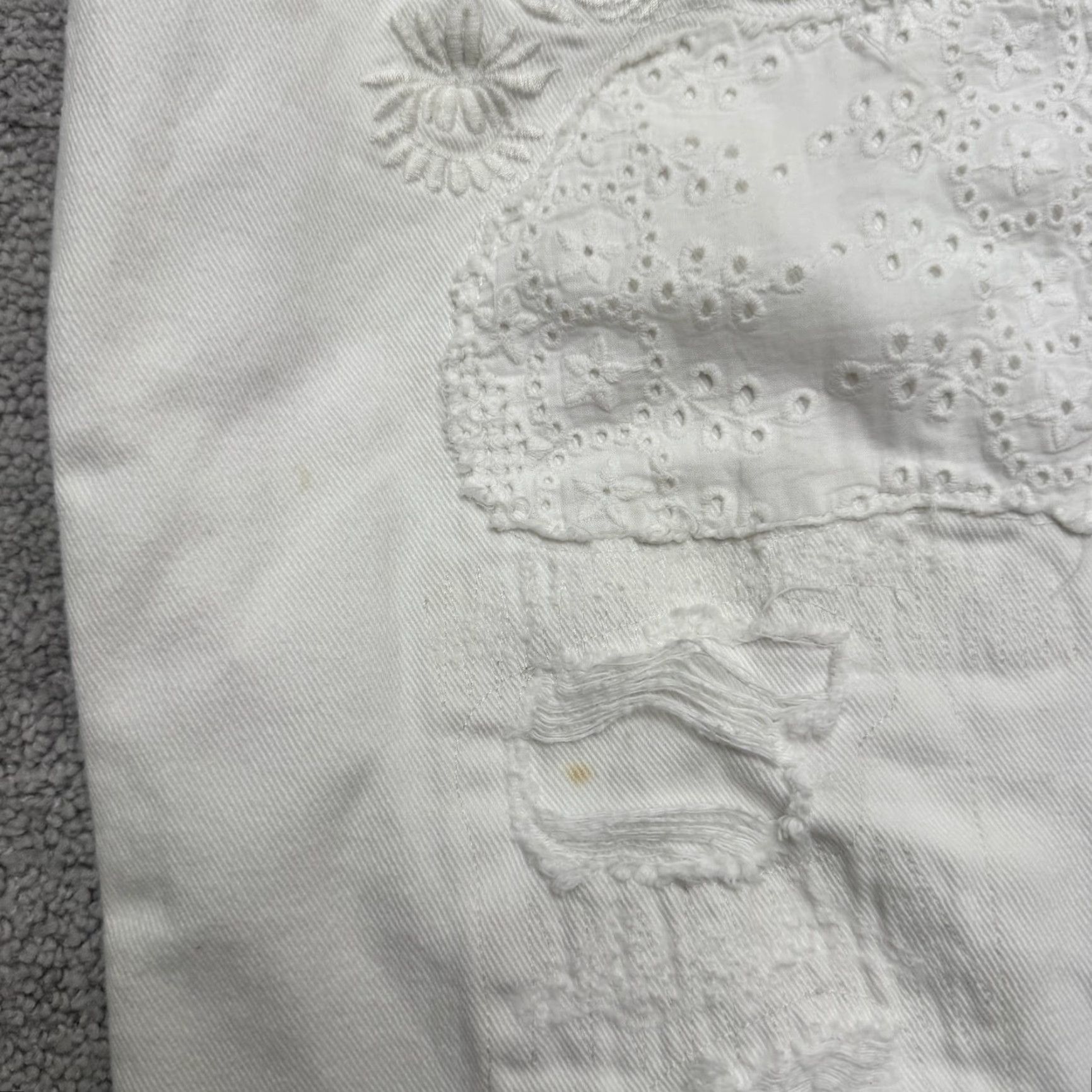 Ralph Lauren Lauren Ralph Lauren Jeans Women White Distressed Embroidered 12 Denim Straight 5-Pocket Comfort Stretch Baggy? (Need to fix) Size 34" / US 12 / IT 48 - 3 Thumbnail