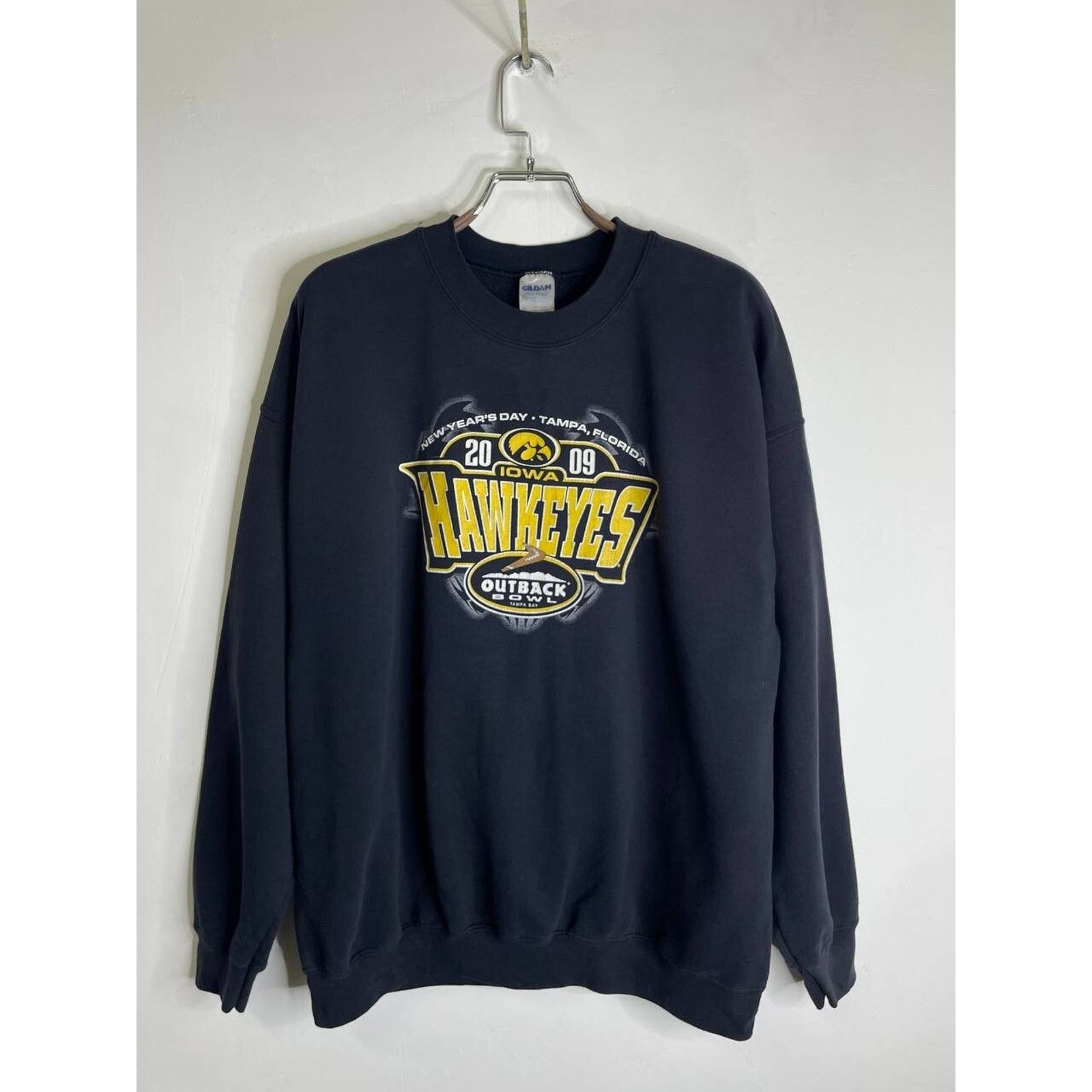 Vintage Vintage Iowa Hawkeyes Outback Bowl Sweatshirt NCAA Football Size US XL / EU 56 / 4 - 1 Thumbnail
