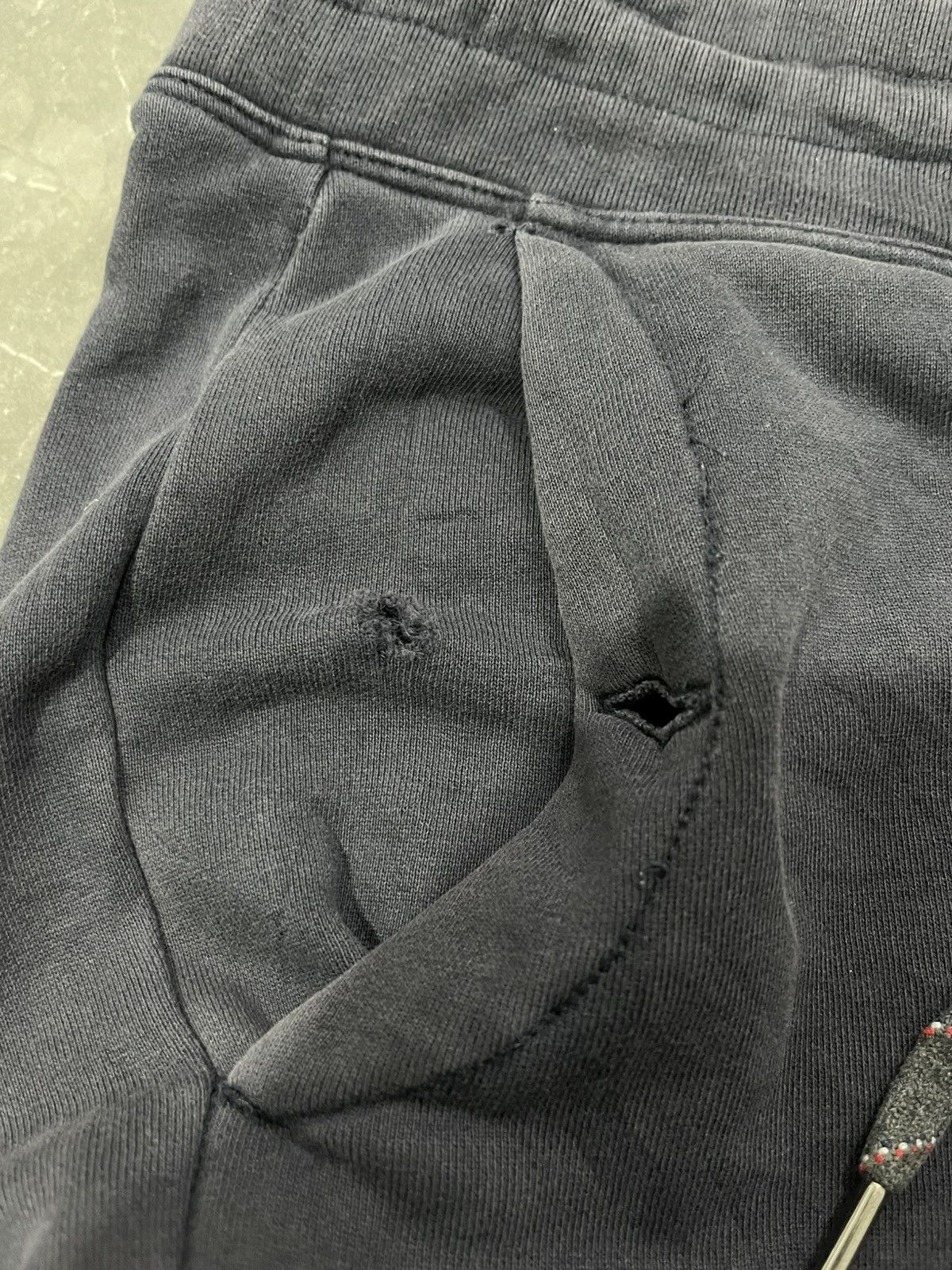Moncler Moncler sweat pants Size US 34 / EU 50 - 9 Thumbnail