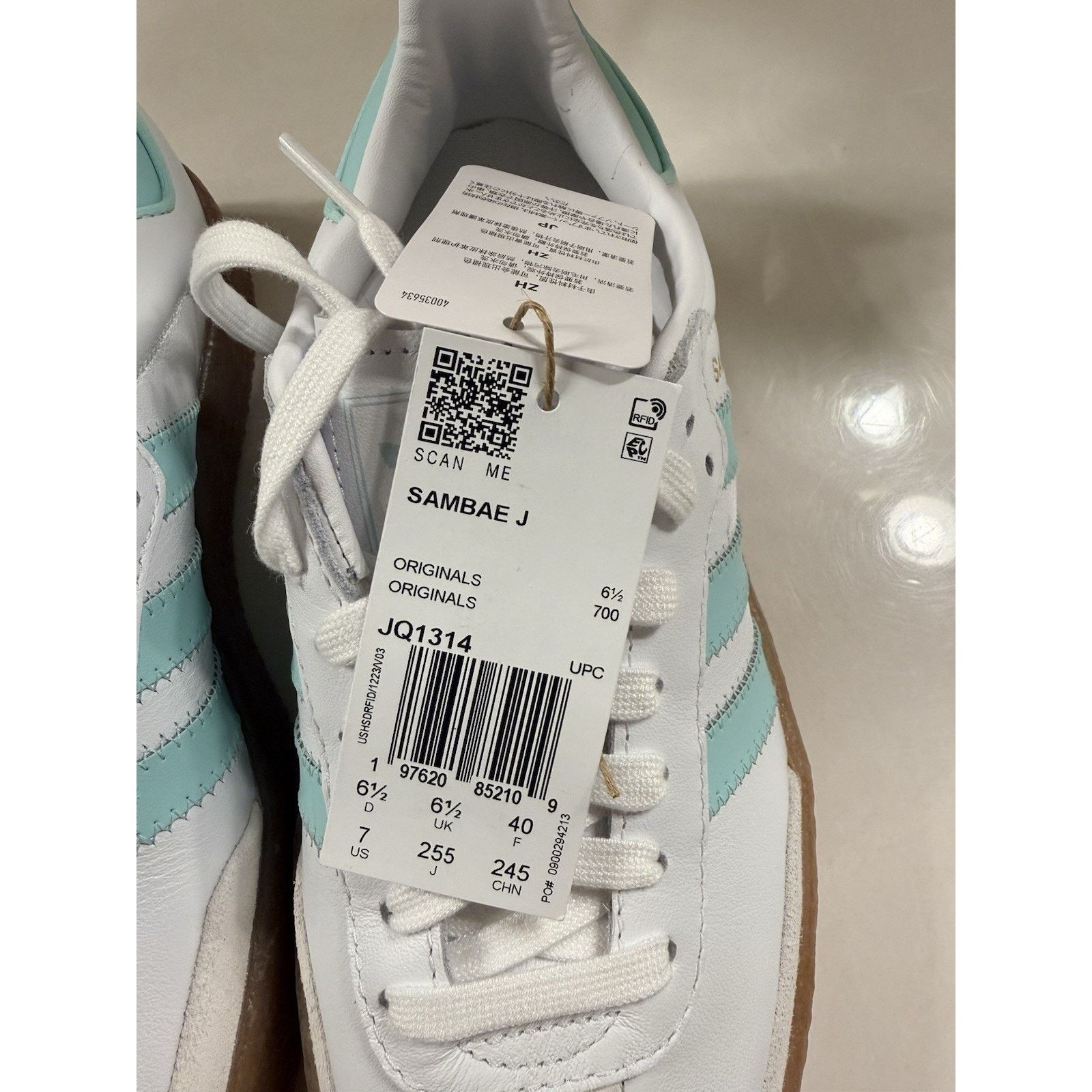 Adidas Adidas Sambae Women’s Size 7 White Aqua Gum Sole Shoes NWT Size US 7 / IT 37 - 5 Thumbnail