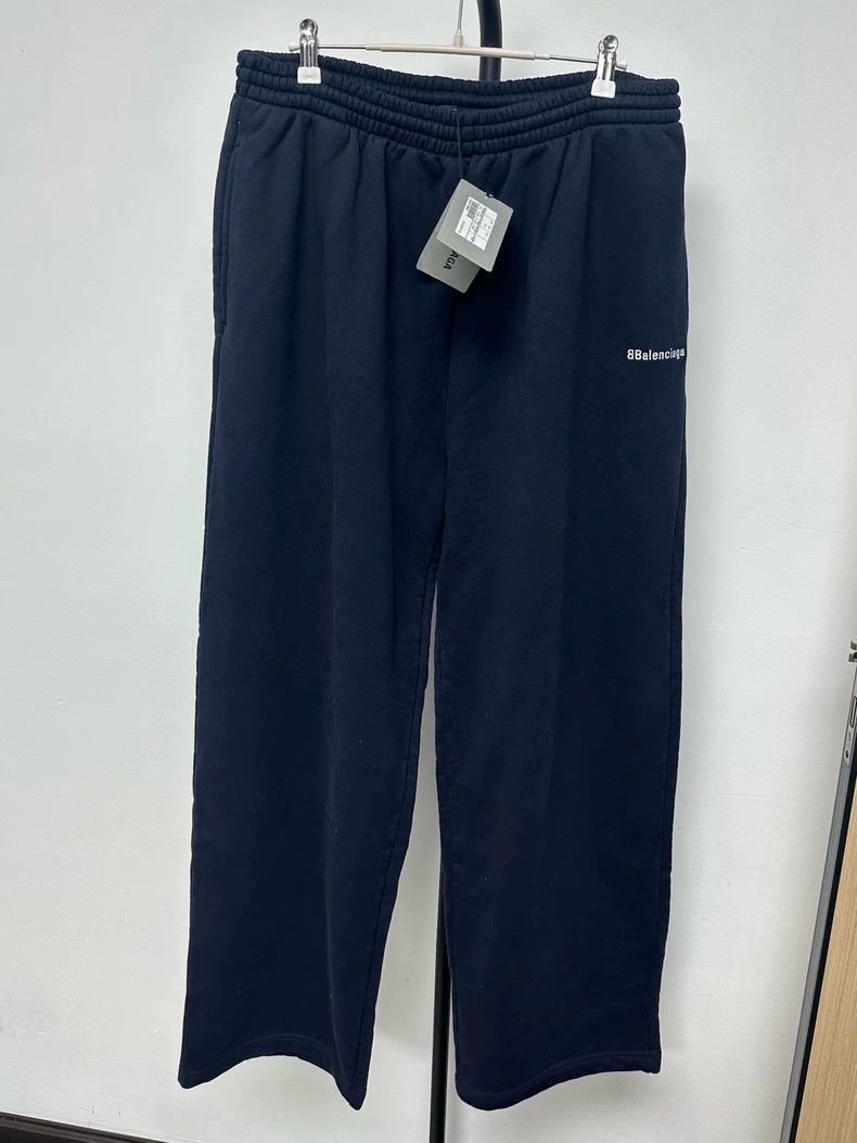 Balenciaga Balenciaga size L Double B embroidered logo sweatpants Size US 27 - 1 Thumbnail