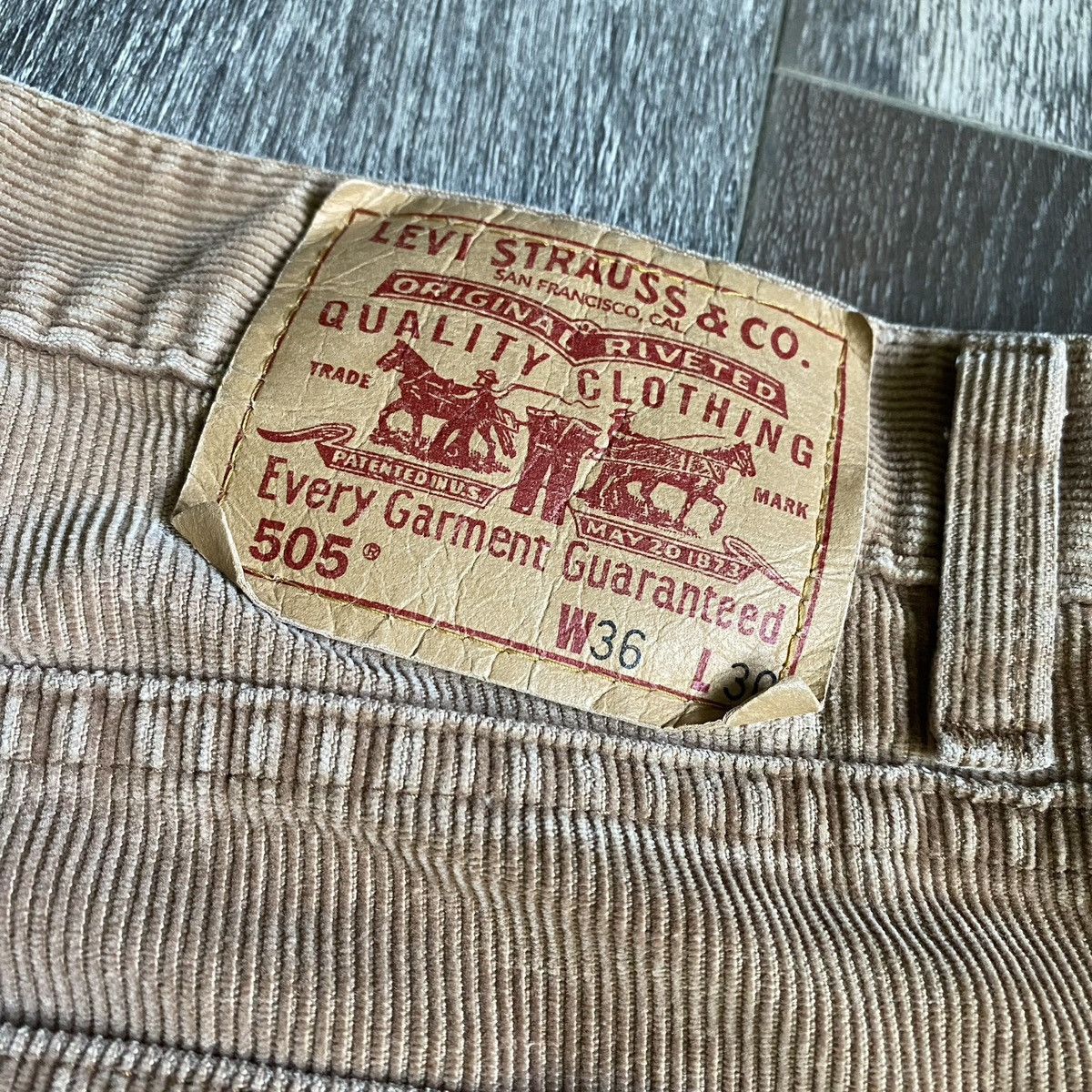 Levi's Vintage 1990s Levi’s Corduroy Straight Wash Tan Pants 36x30 Size US 36 / EU 52 - 4 Thumbnail
