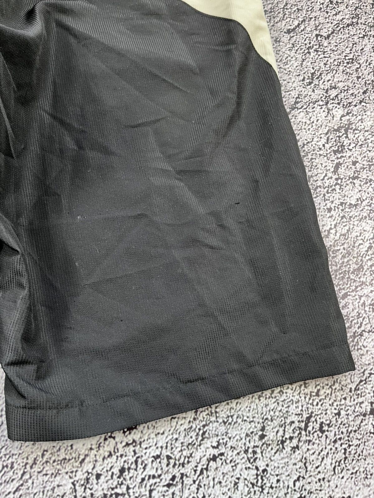 Quicksilver Rare Vintage Quicksilver Big Logo Nylon Shorts Y2K Size US 36 / EU 52 - 6 Thumbnail